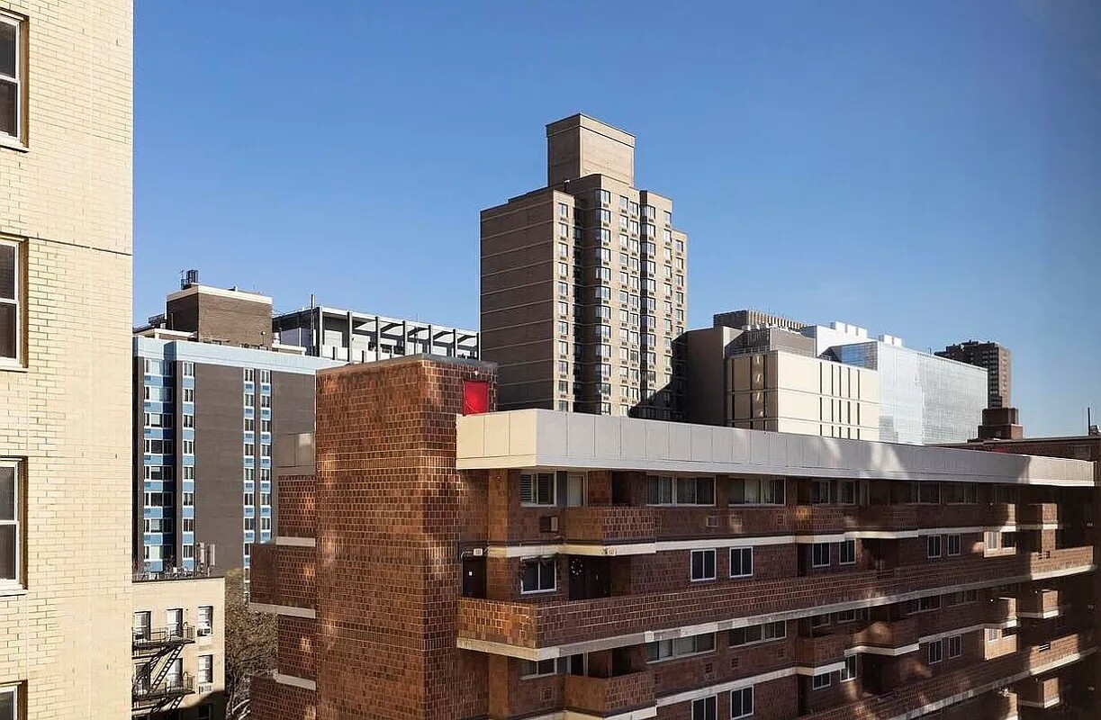 #7 photo, 305 E 24TH Street, Kips Bay , NY 10010