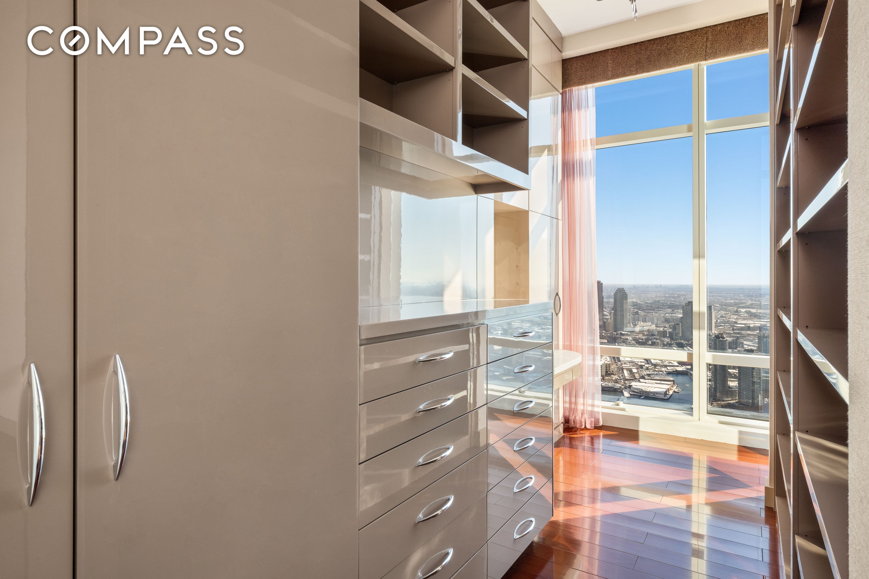 #10 photo, 845 United Nations Plaza, מנהטן Midtown East , NY 10017