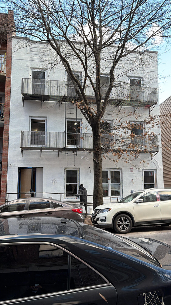 #3 photo, Bronx, Belmont , NY 10458