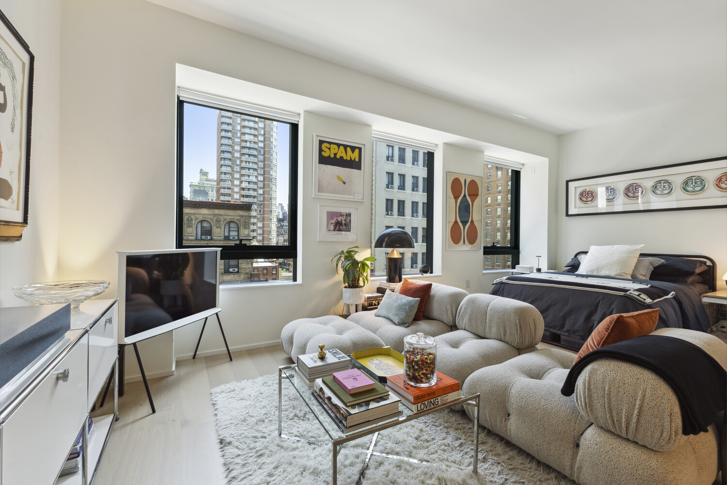 #1 photo, 121 E 22ND Street, Манхэттен ‖ Gramercy Park , NY 10010