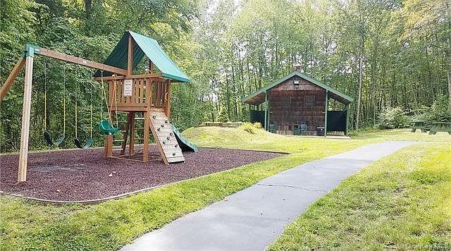 #18 photo, 317 Fox Run Lane, Carmel , NY 10512