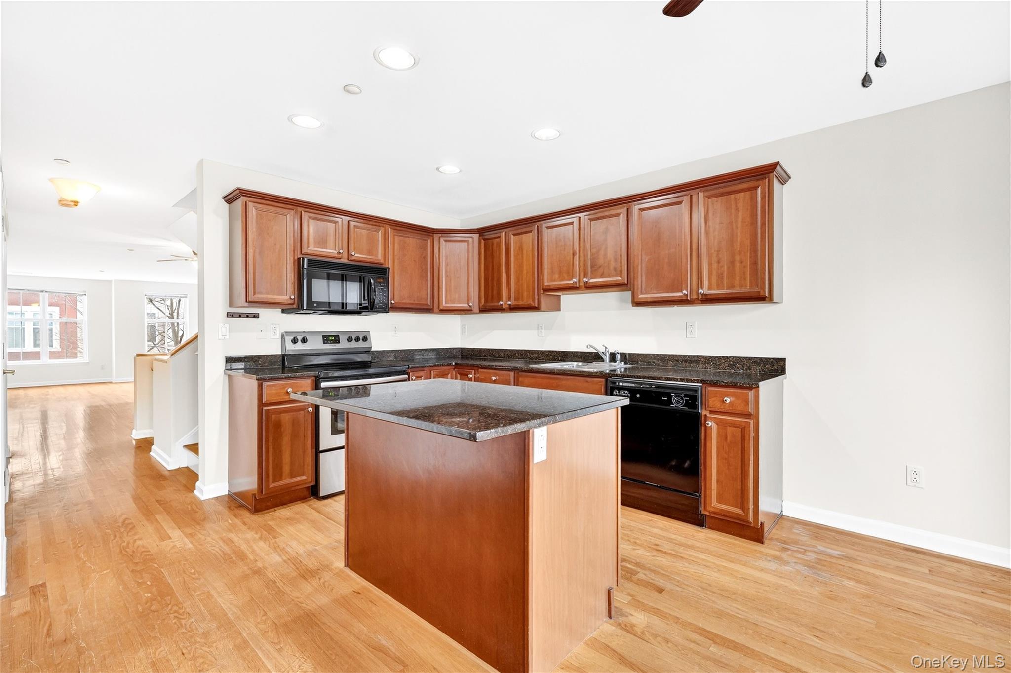 #14 photo, 17 Harbor Pointe Drive, Haverstraw , NY 10927