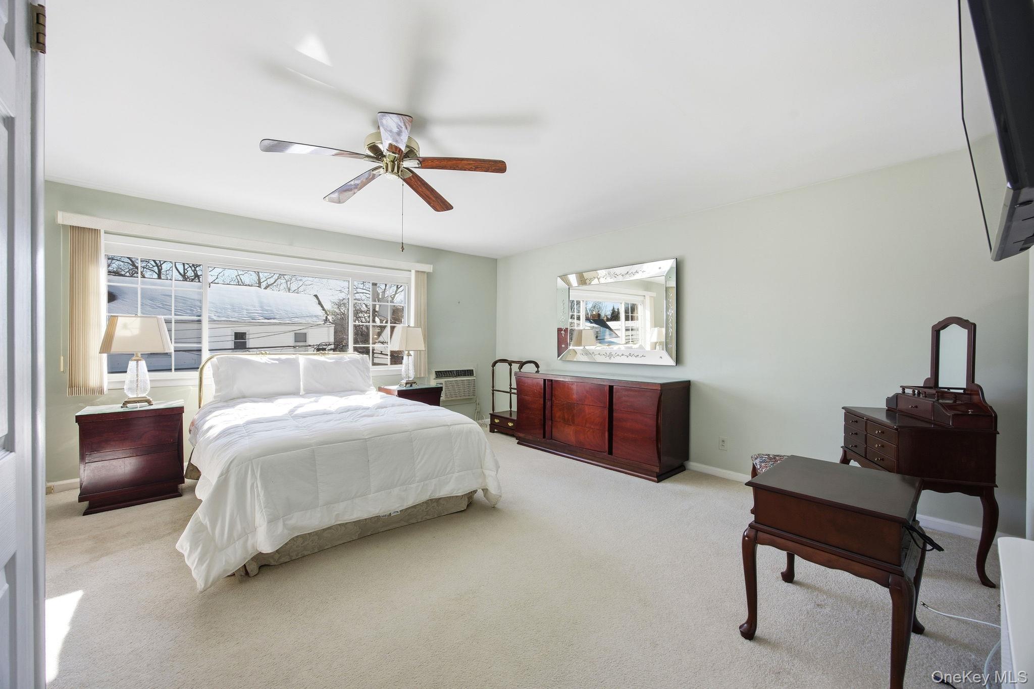 #14 photo, 54 Aberdeen Road, New Hyde Park , NY 11040