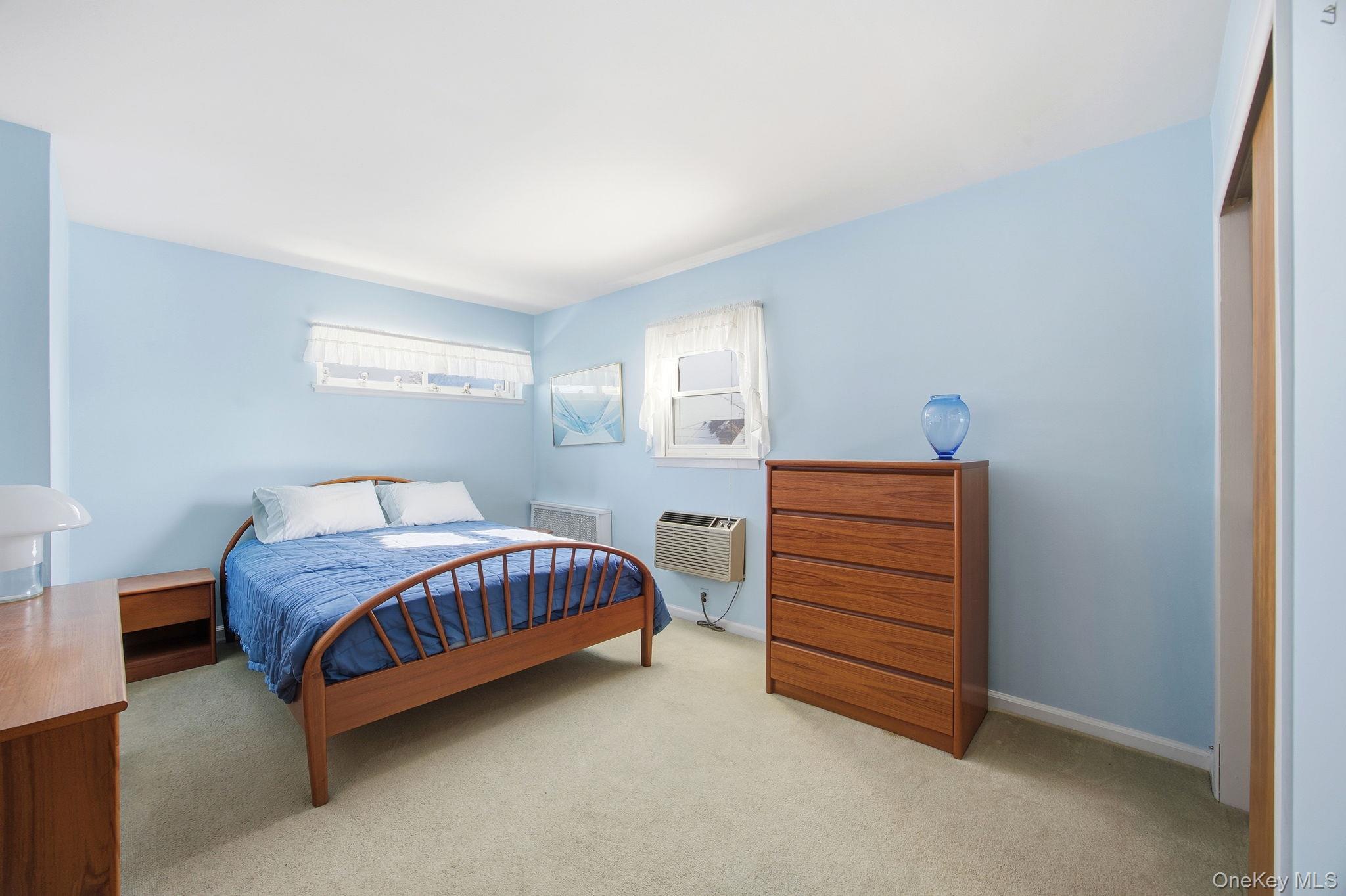 #16 photo, 54 Aberdeen Road, New Hyde Park , NY 11040