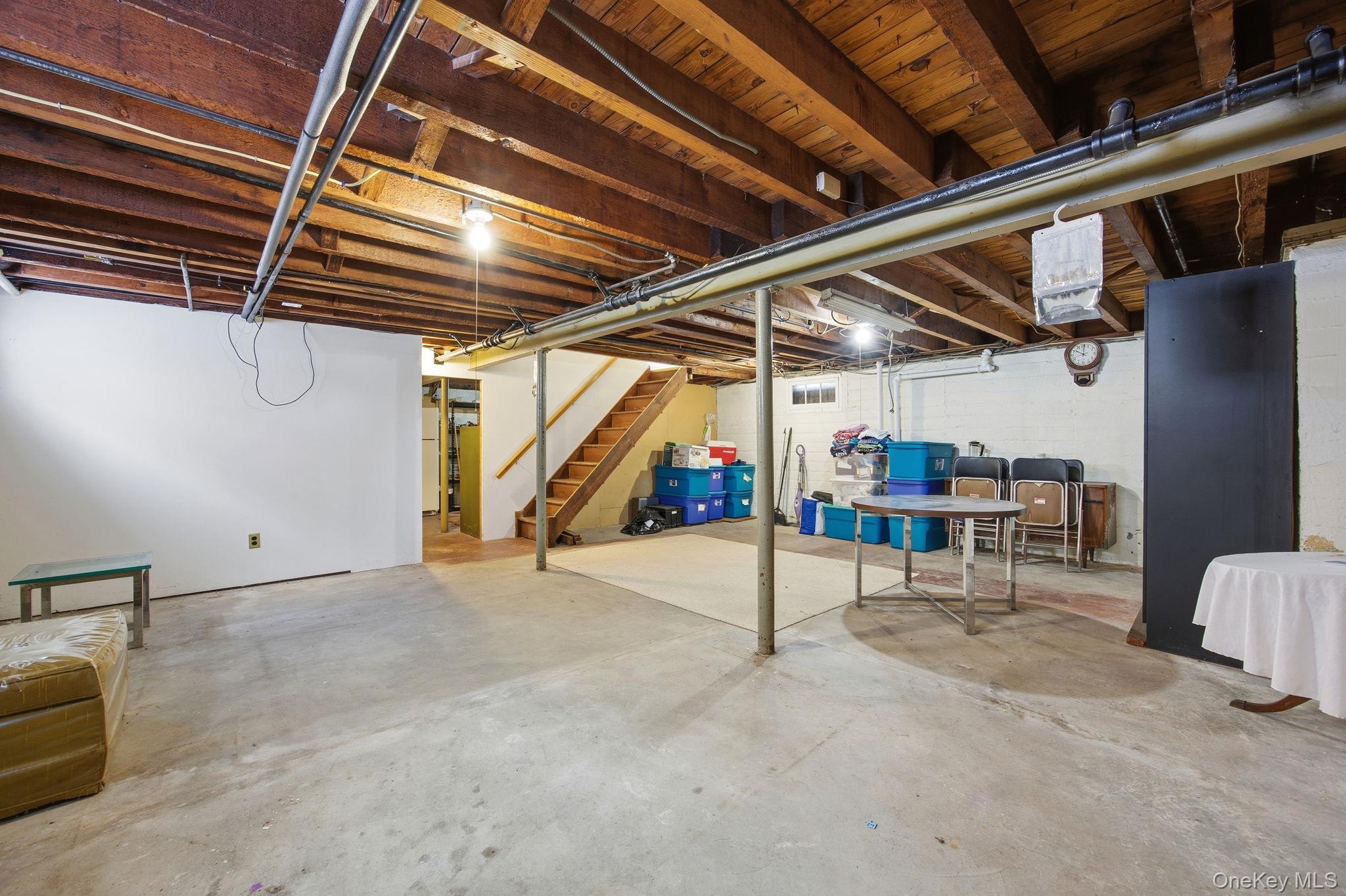 #19 photo, 54 Aberdeen Road, New Hyde Park , NY 11040