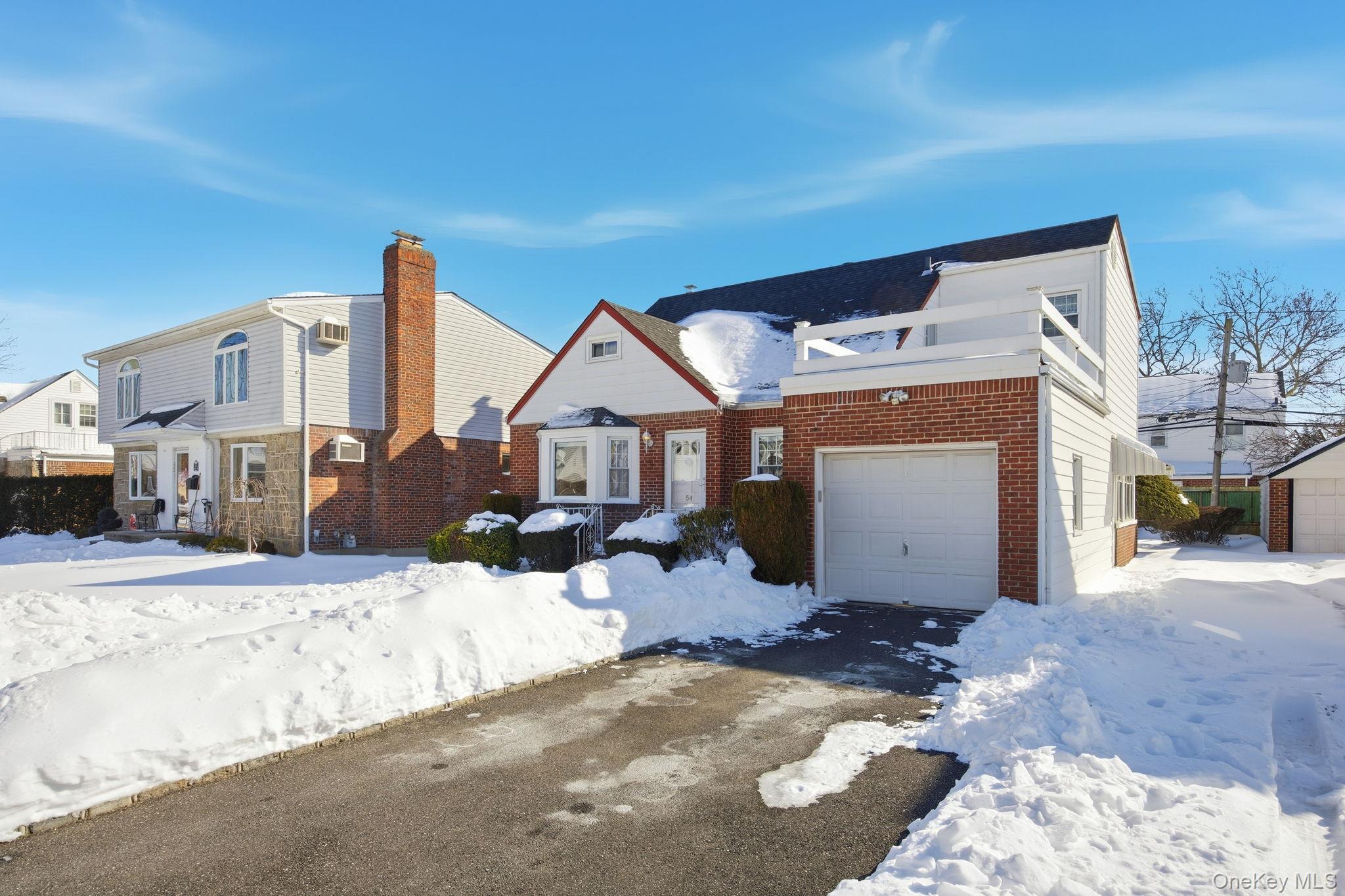 #3 photo, 54 Aberdeen Road, New Hyde Park , NY 11040