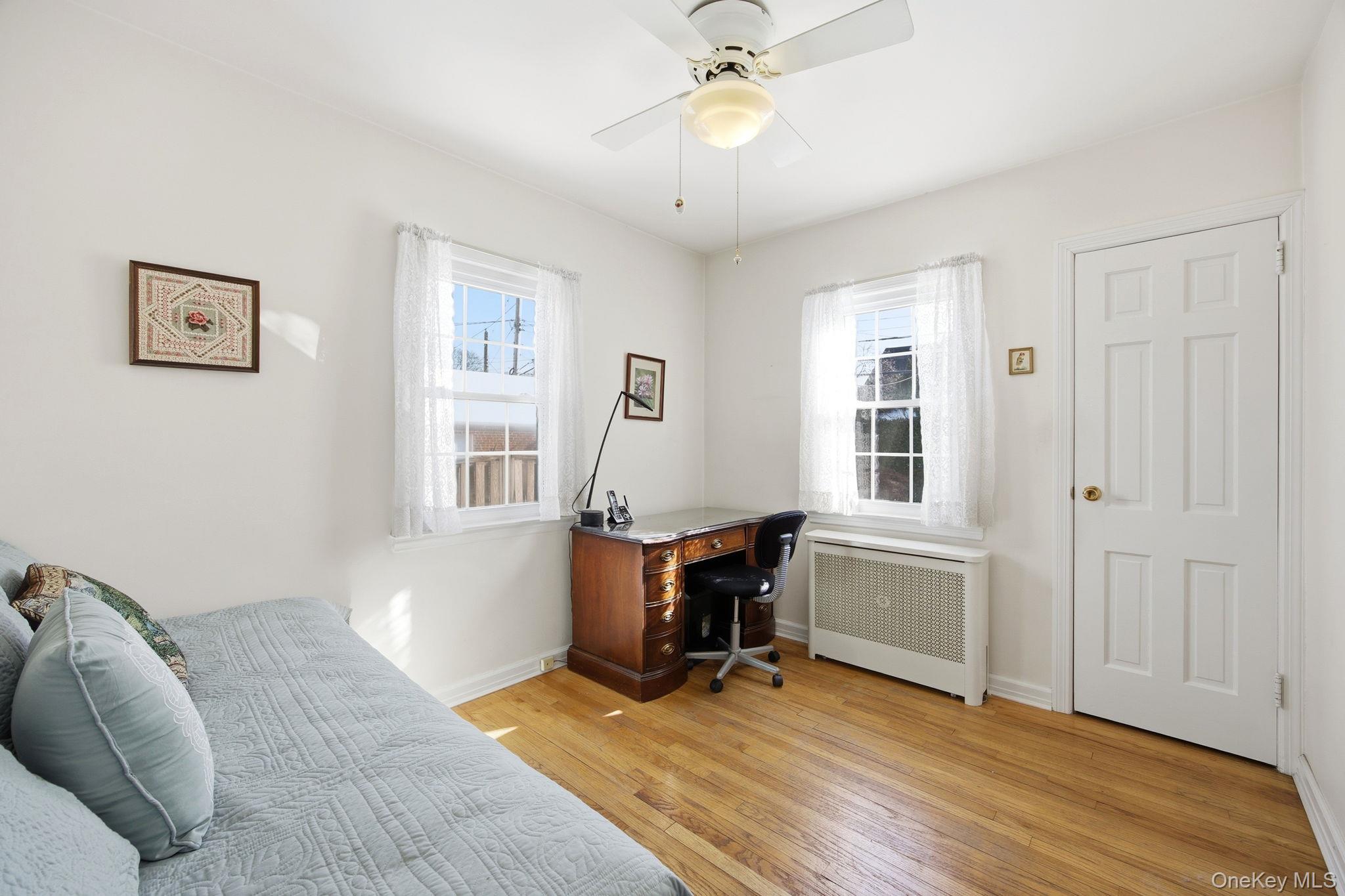 #6 photo, 54 Aberdeen Road, New Hyde Park , NY 11040