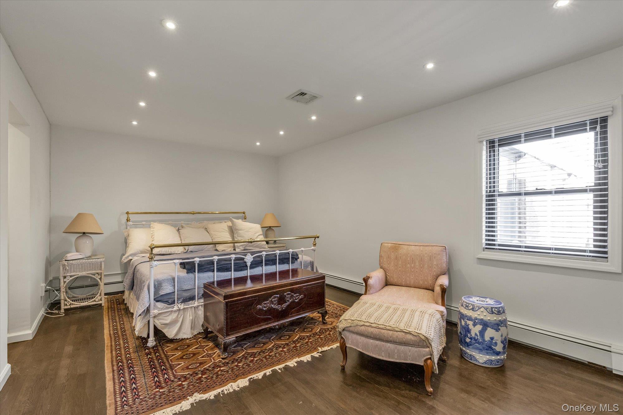 #10 photo, 1203 E Broadway, Hewlett , NY 11557