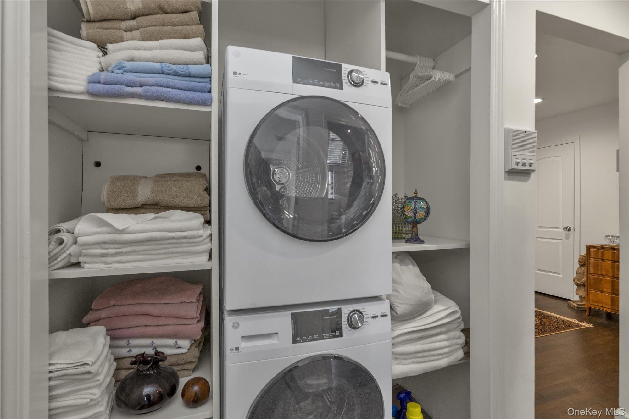 #15 photo, 1203 E Broadway, Hewlett , NY 11557