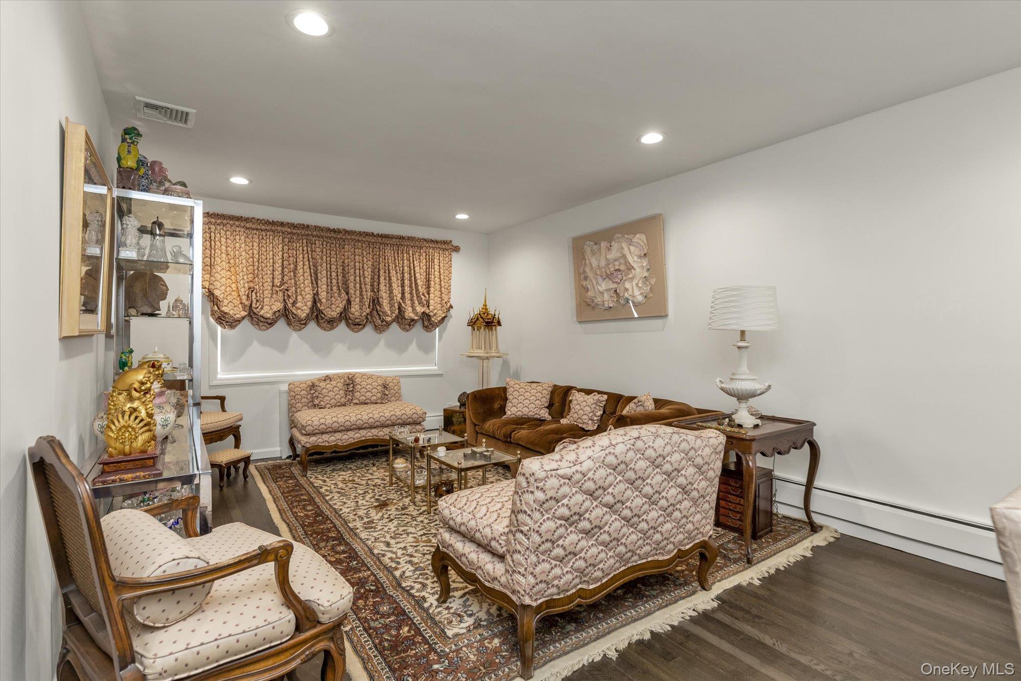 #4 photo, 1203 E Broadway, Hewlett , NY 11557