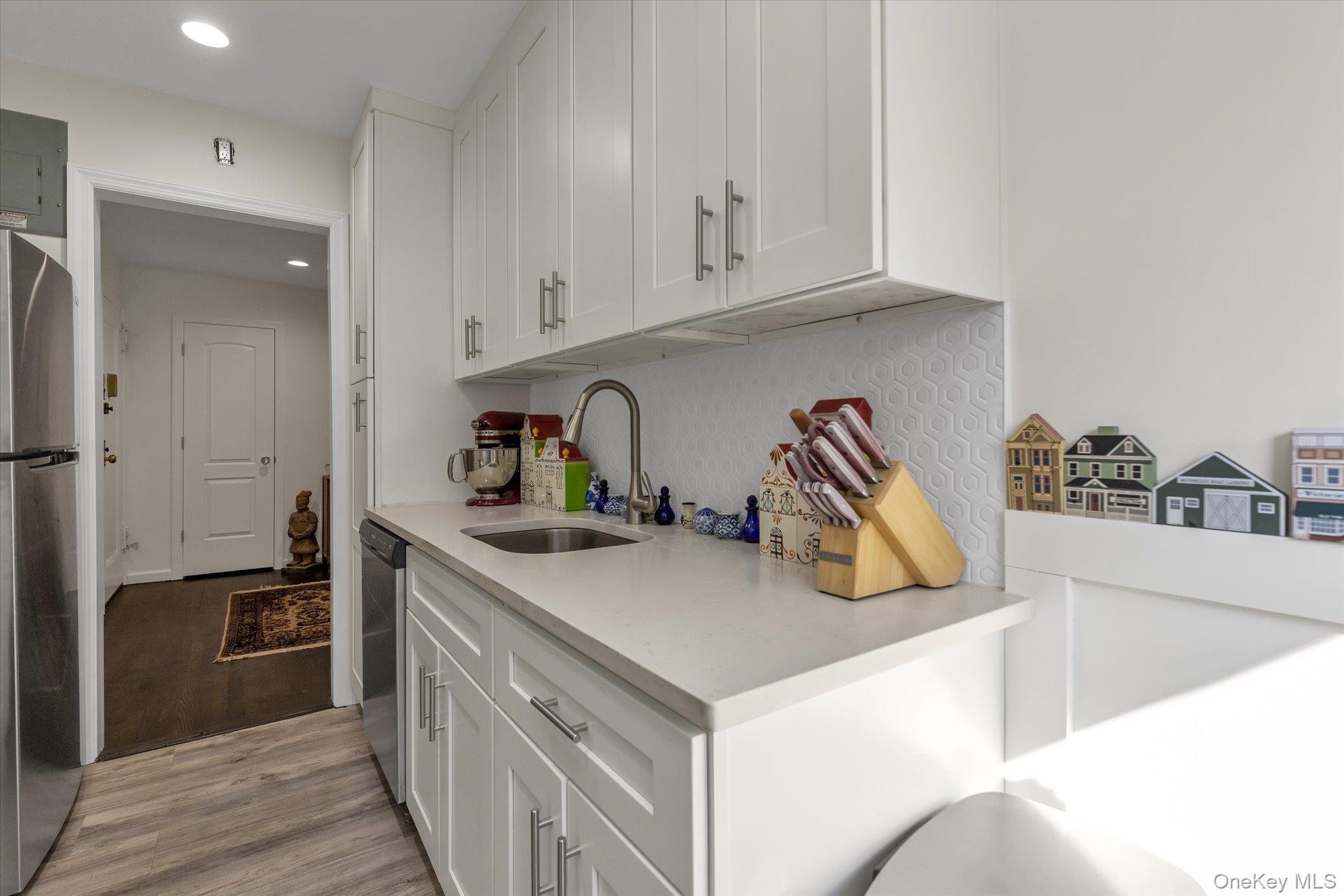 #9 photo, 1203 E Broadway, Hewlett , NY 11557