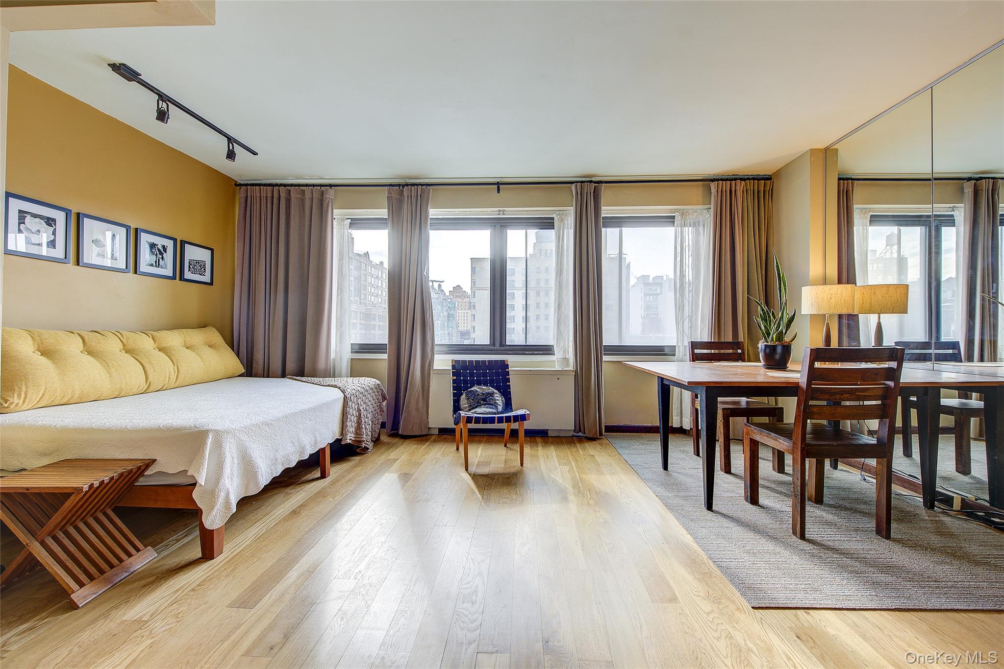 #2 photo, 201 W 21st Street, 曼哈頓 New York (Manhattan) , NY 10011