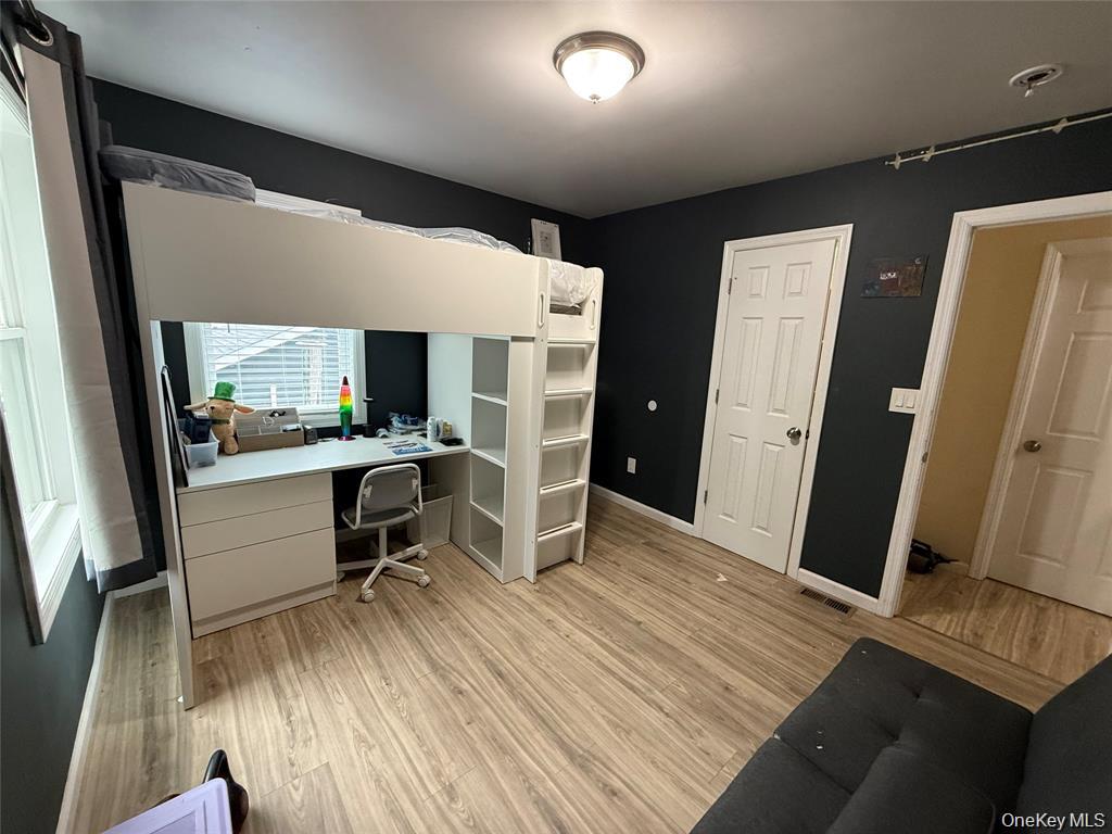 #20 photo, 803 Bayview Avenue, سوفولك Amityville , NY 11701