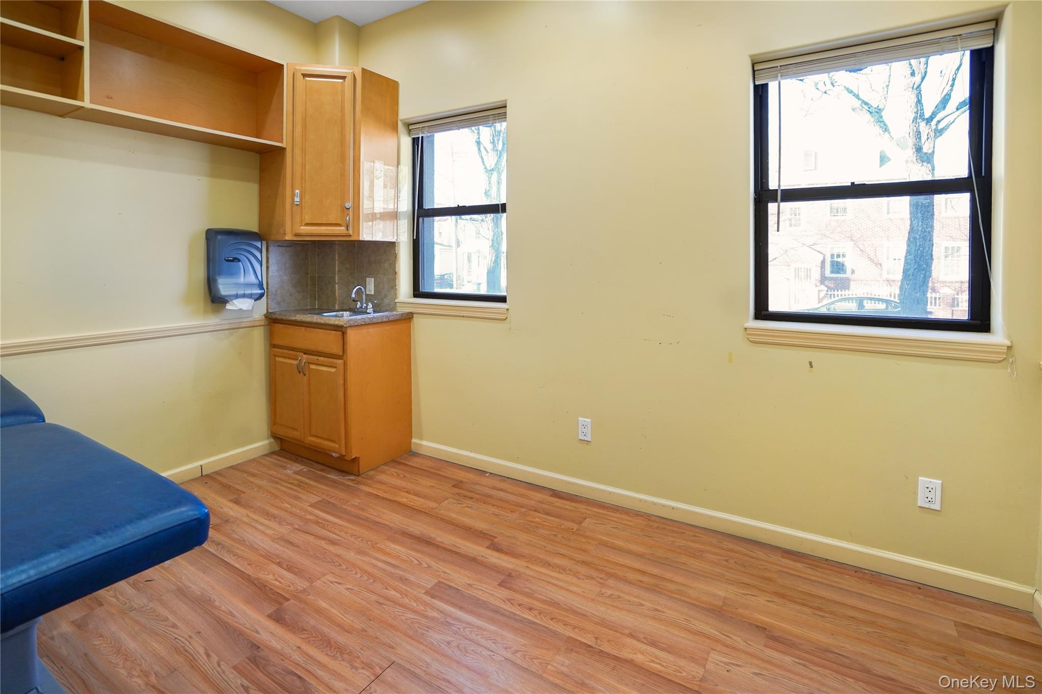 #15 photo, 16040 78th Road, कुईंस Fresh Meadows , NY 11366