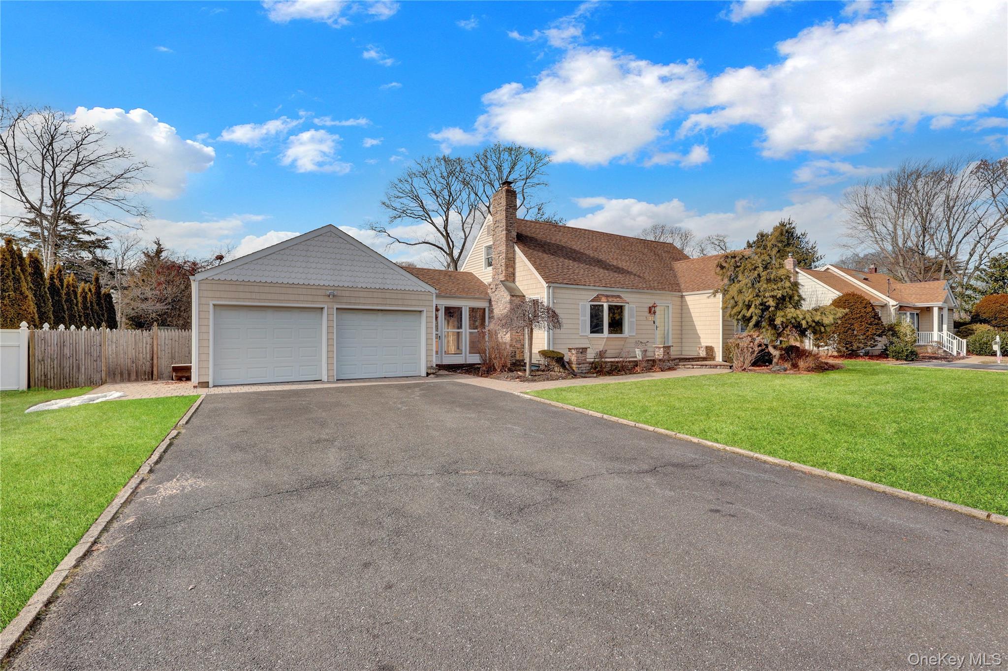 #1 photo, 1336 Potter Boulevard, Bay Shore , NY 11706