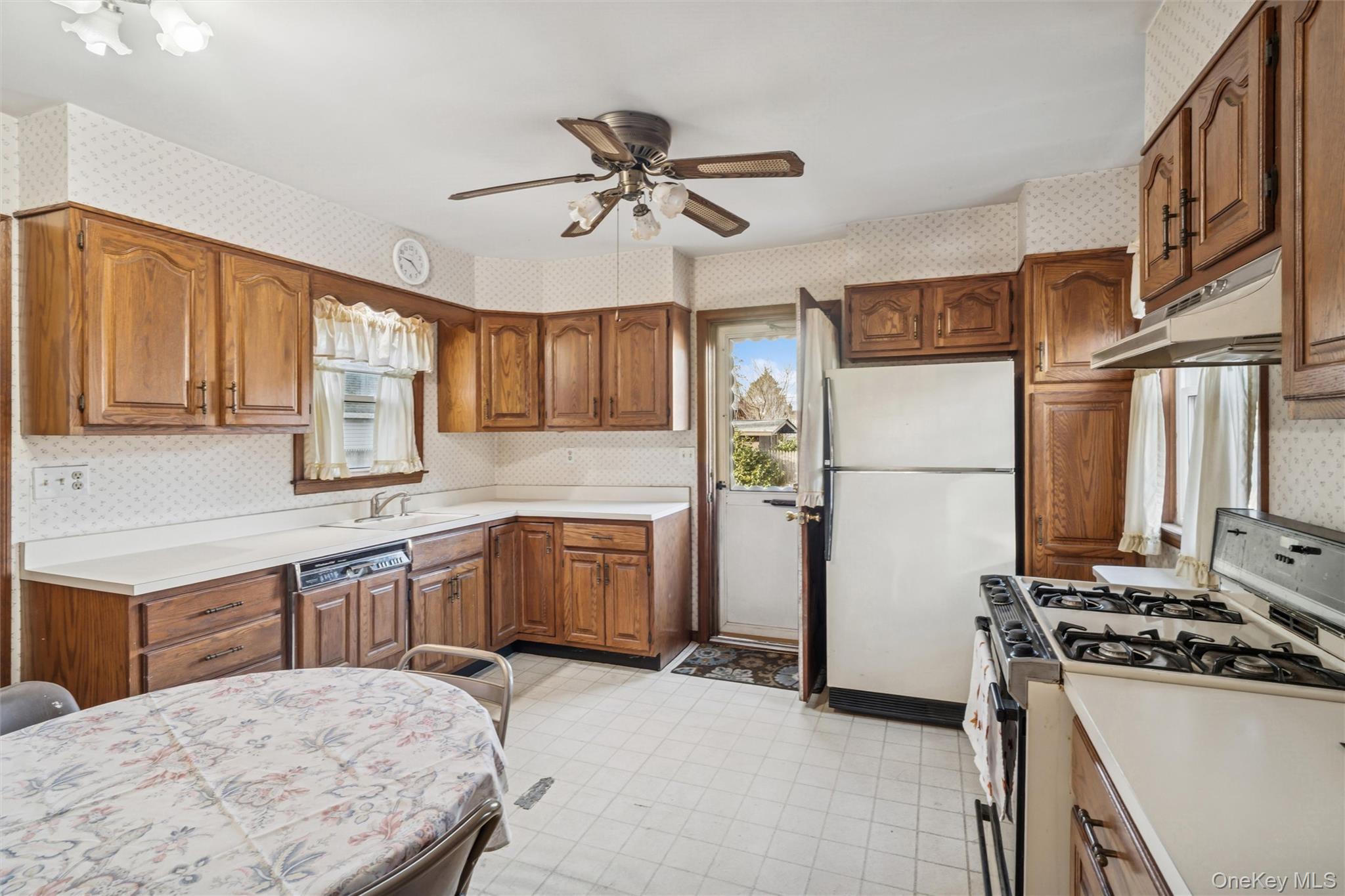 #10 photo, 41 Goldenrod Avenue, Franklin Square , NY 11010