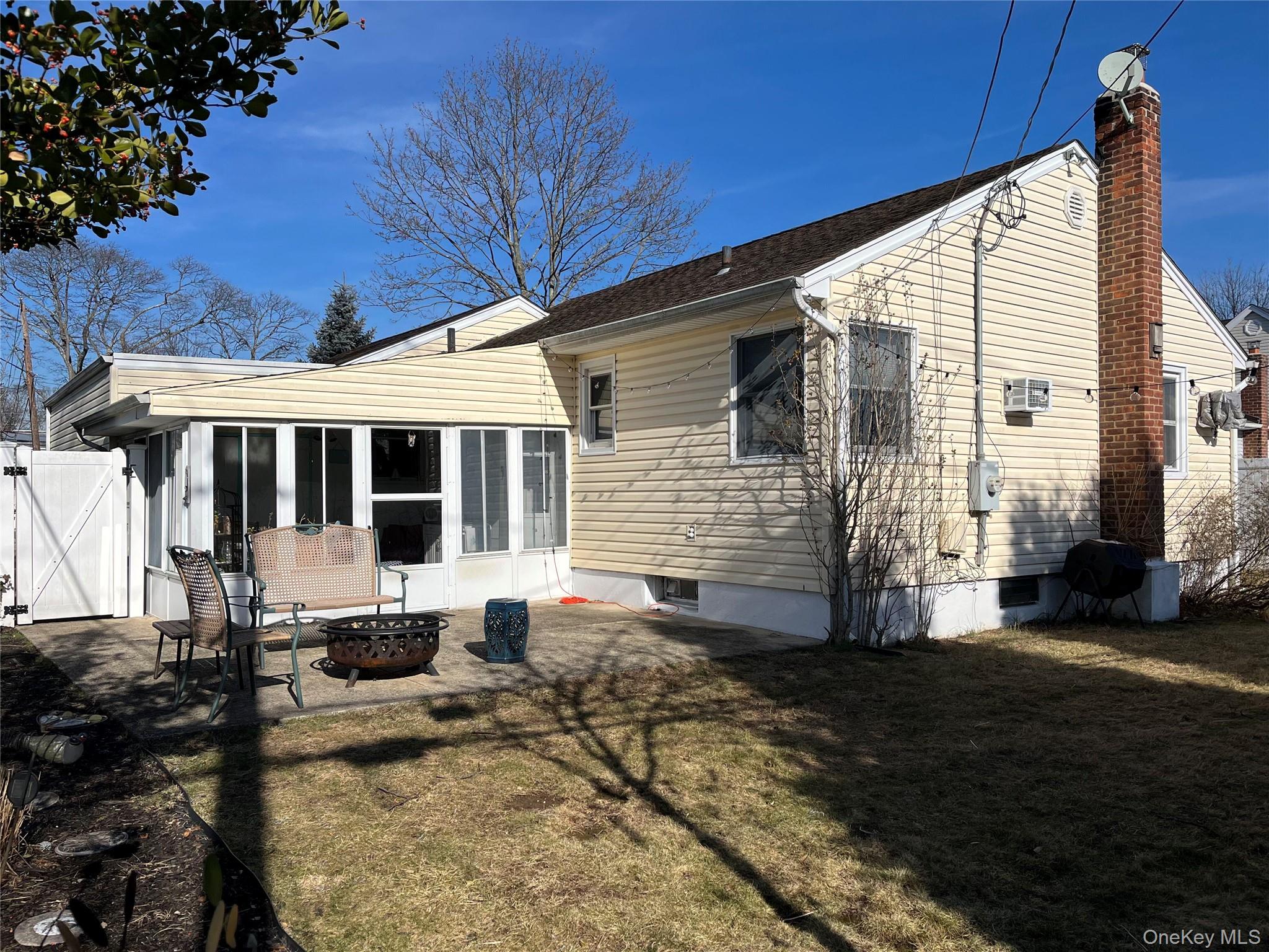 #18 photo, 3610 Locust Avenue, Seaford , NY 11783