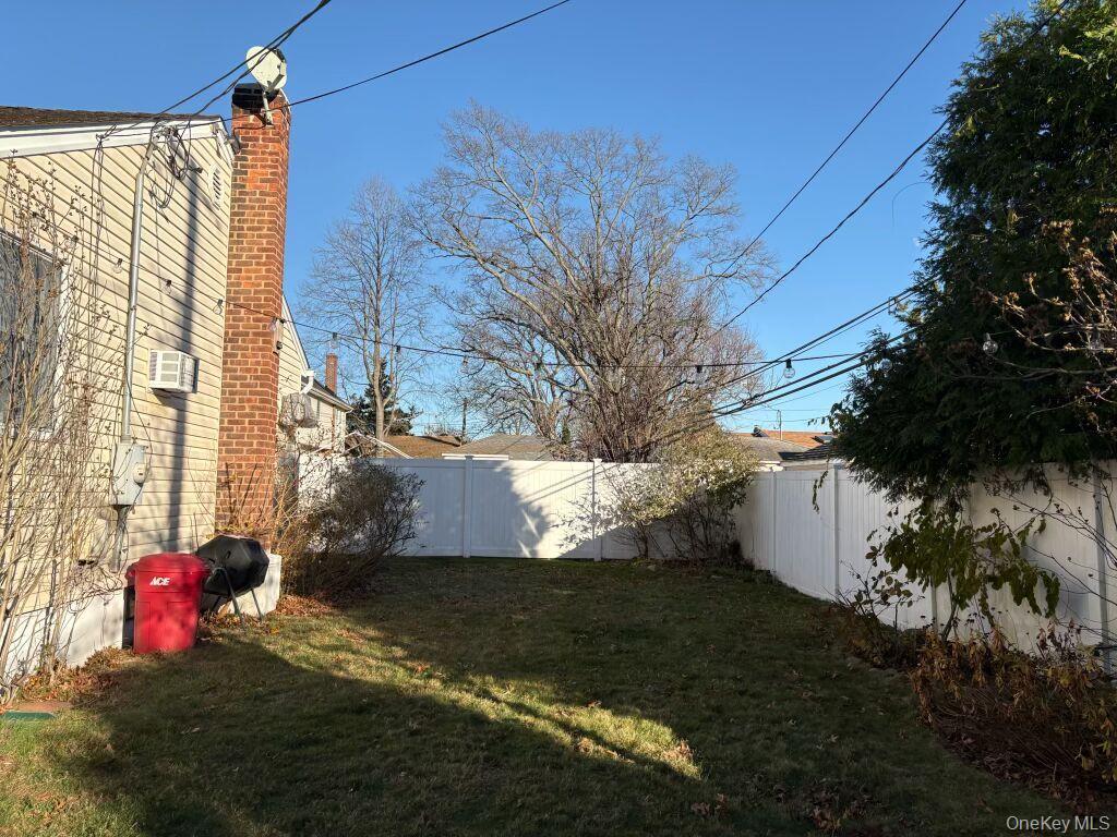 #19 photo, 3610 Locust Avenue, Seaford , NY 11783