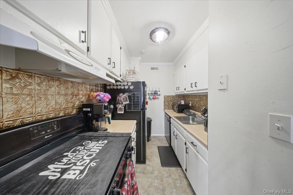 #6 photo, 15 Artist Lake Drive, Middle Island , NY 11953