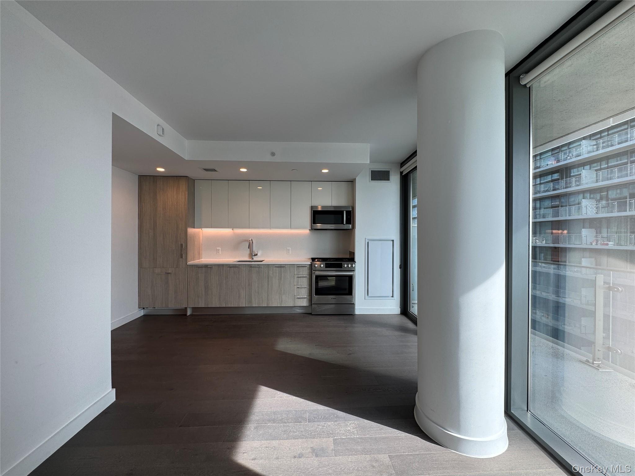 #5 photo, 131-03 40 Road, Куинс ‖ Flushing , NY 11354