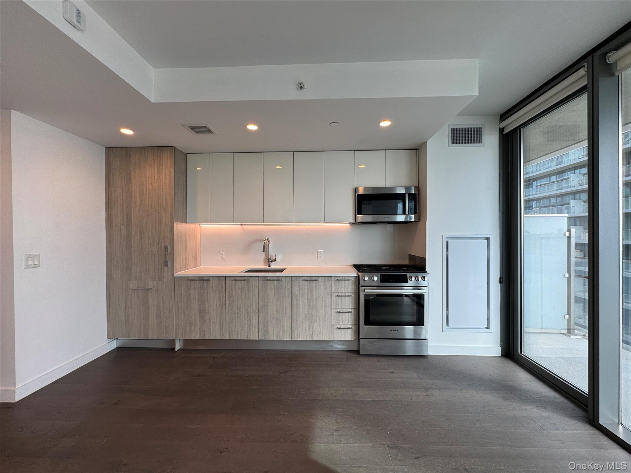 #6 photo, 131-03 40 Road, Куинс ‖ Flushing , NY 11354