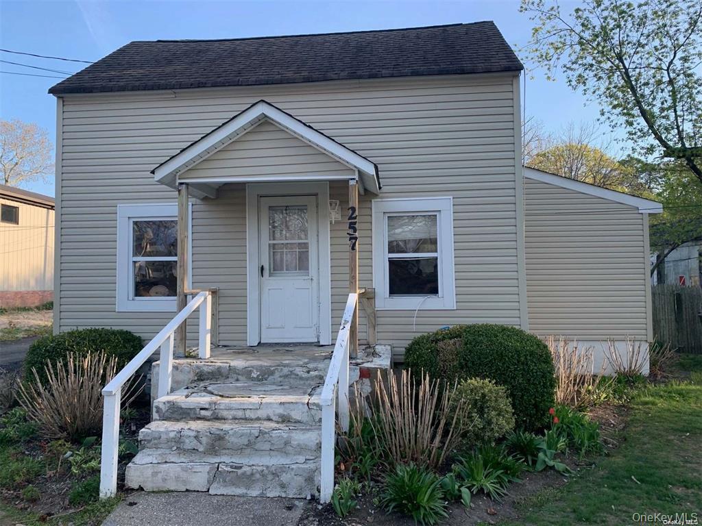 #1 photo, 257 Flanders Road, Riverhead , NY 11901