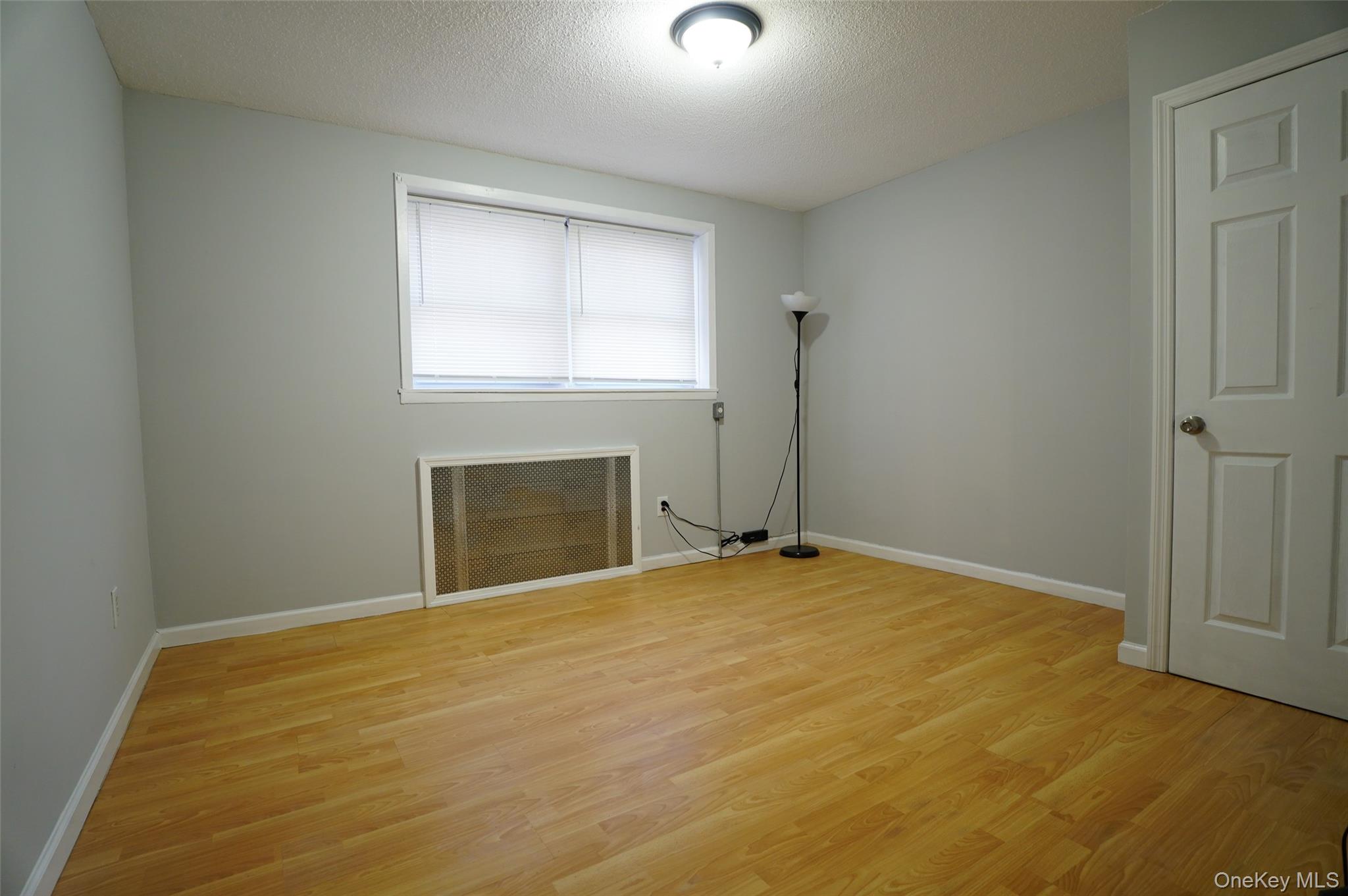 #13 photo, 91-06 97th Avenue, Куинс ‖ Ozone Park , NY 11416