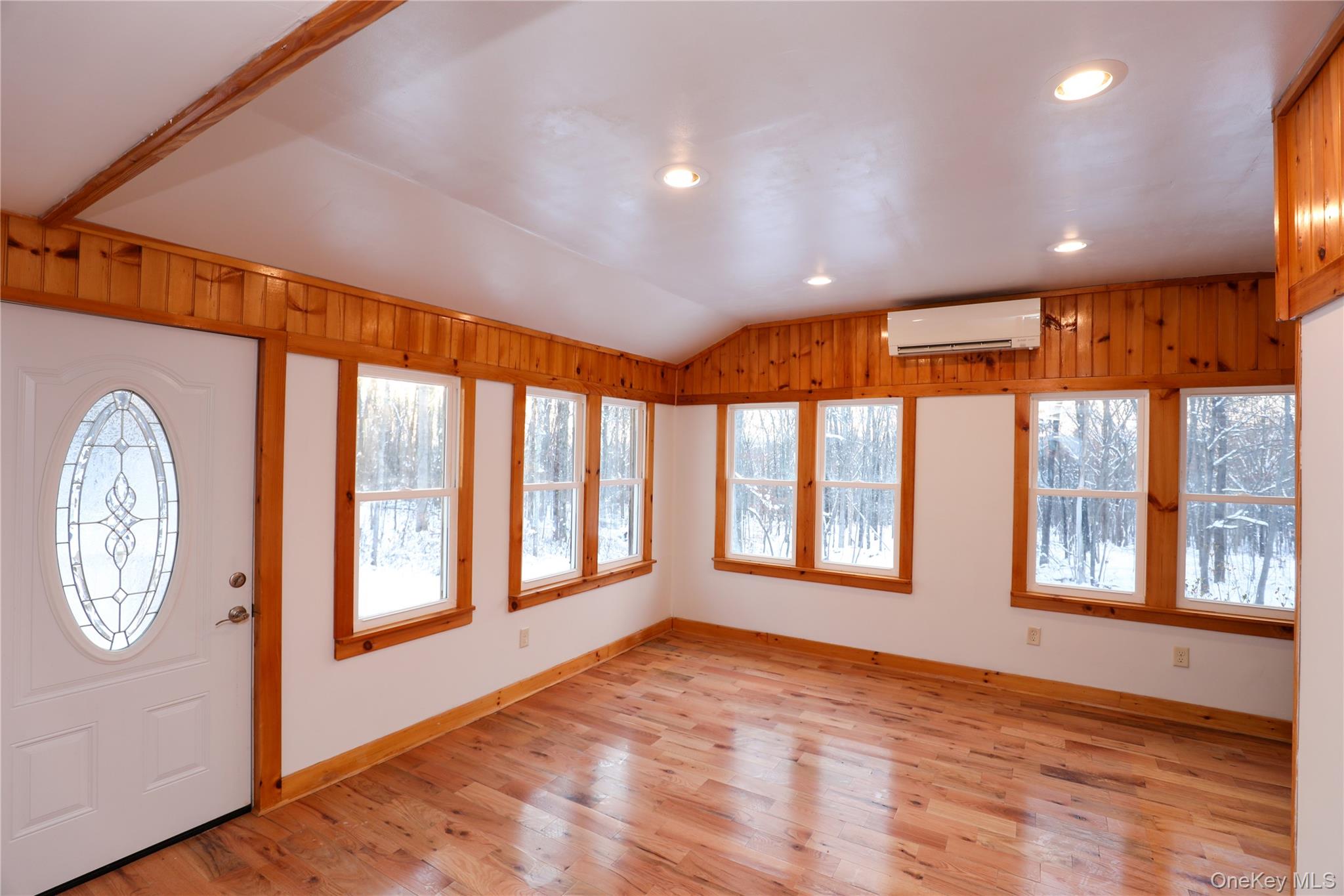 #12 photo, 38 Roxanne Boulevard, Lloyd , NY 12528