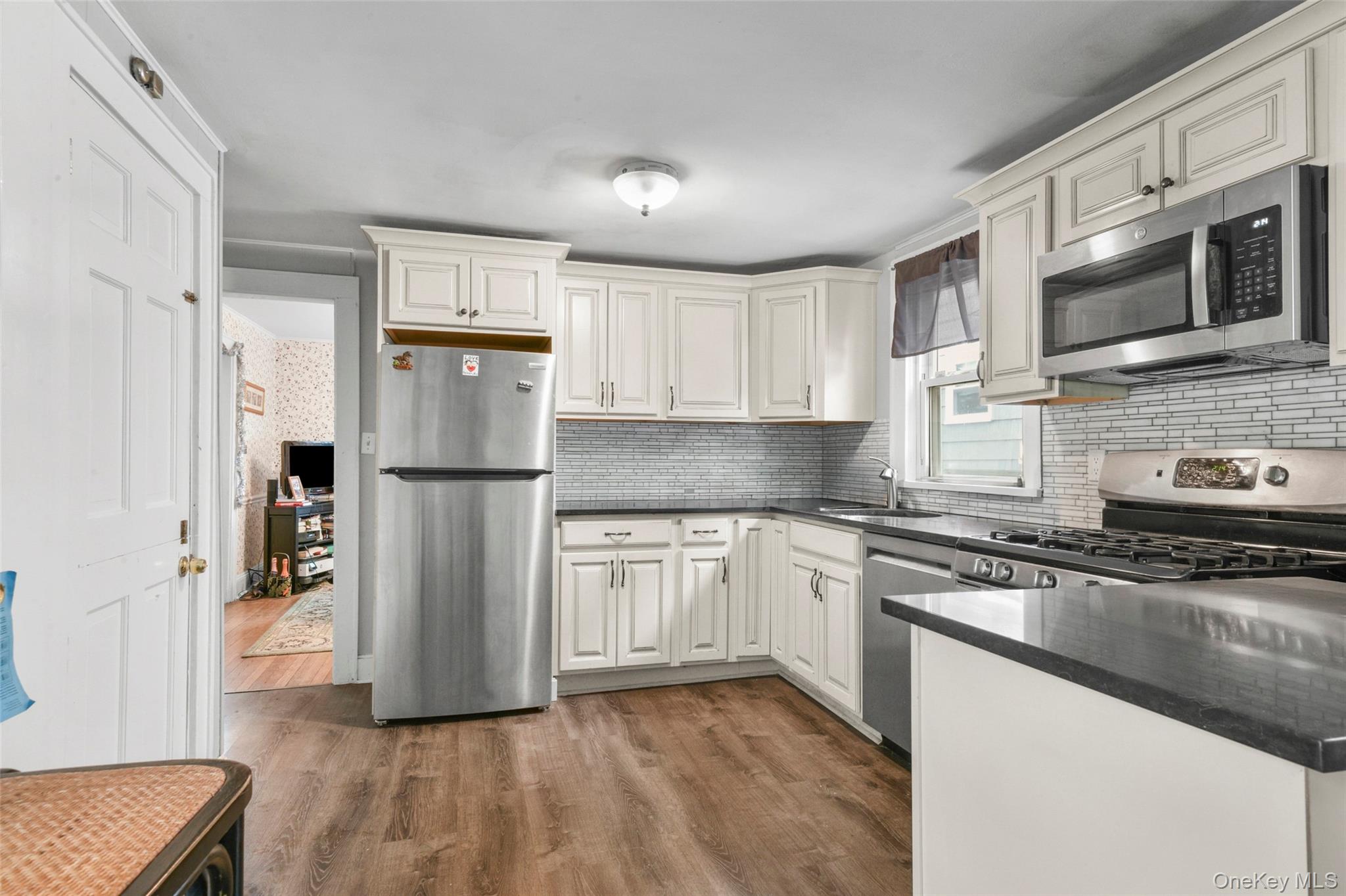 #7 photo, 1083 Hunter Avenue, 紐約州 Pelham , NY 10803