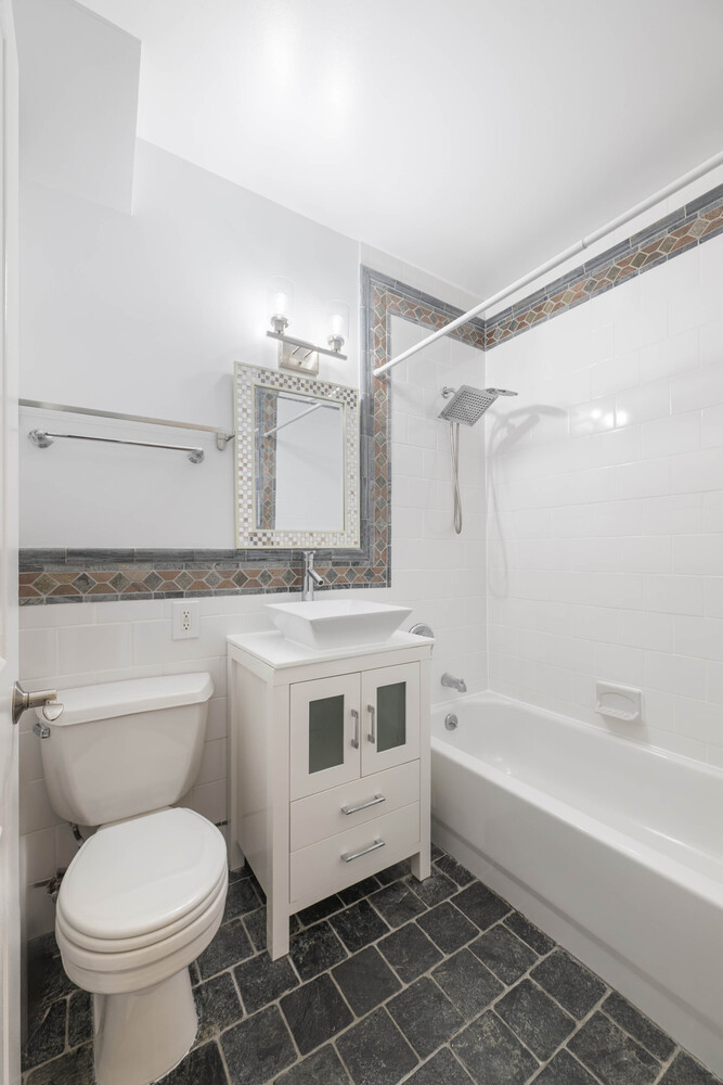 #6 photo, 30-85 VERNON Boulevard, 皇后區 Astoria , NY 11102