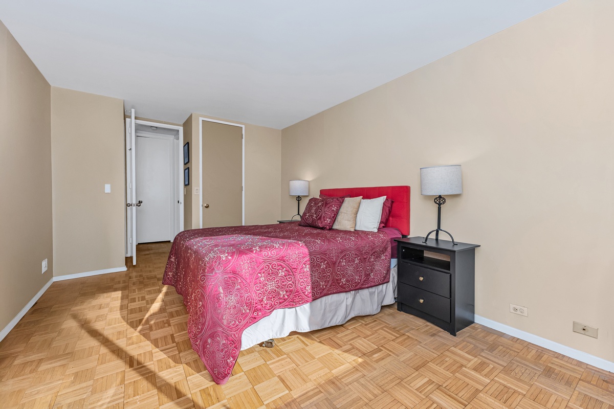 #6 photo, 350 W 50th Street, Манхэттен ‖ Hell's Kitchen , NY 10019