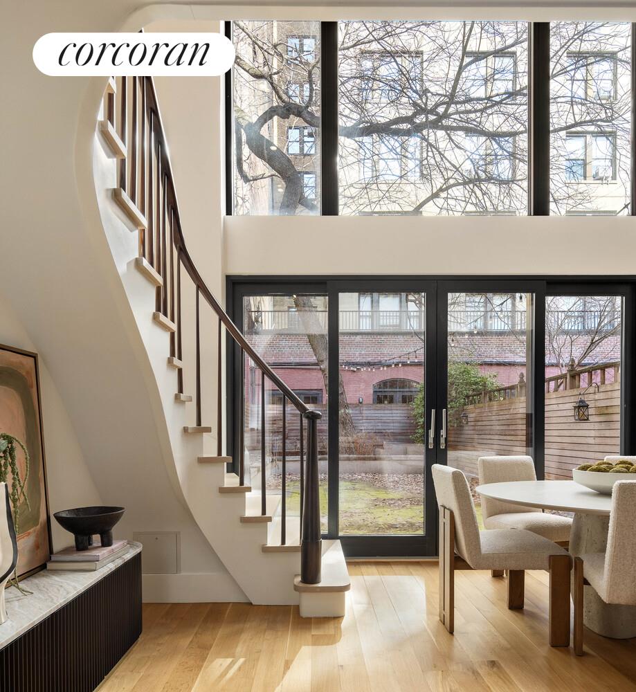 #12 photo, 53 W 71ST Street, מנהטן Lincoln Square , NY 10023