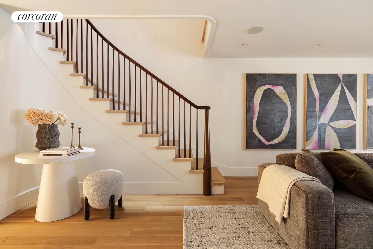 #17 photo, 53 W 71ST Street, מנהטן Lincoln Square , NY 10023