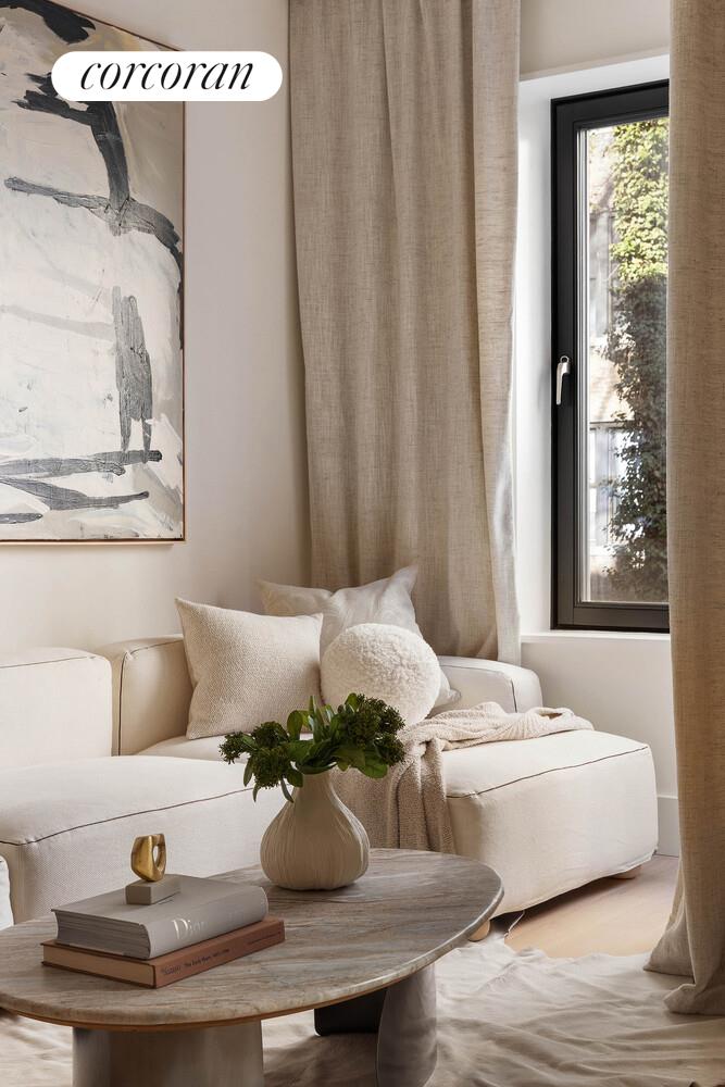 #21 photo, 53 W 71ST Street, מנהטן Lincoln Square , NY 10023