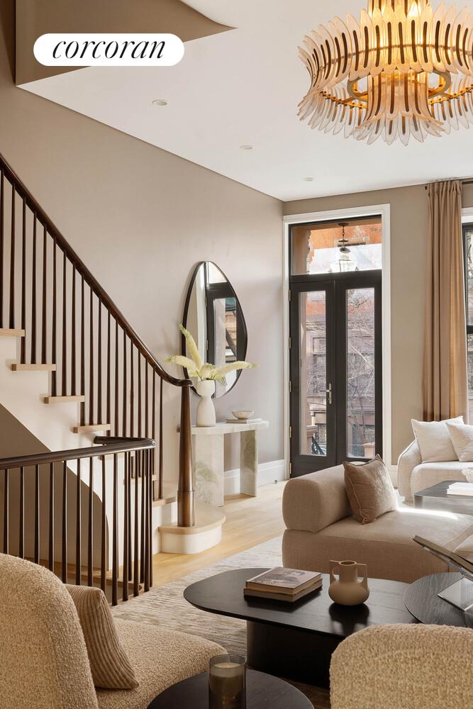 #8 photo, 53 W 71ST Street, מנהטן Lincoln Square , NY 10023