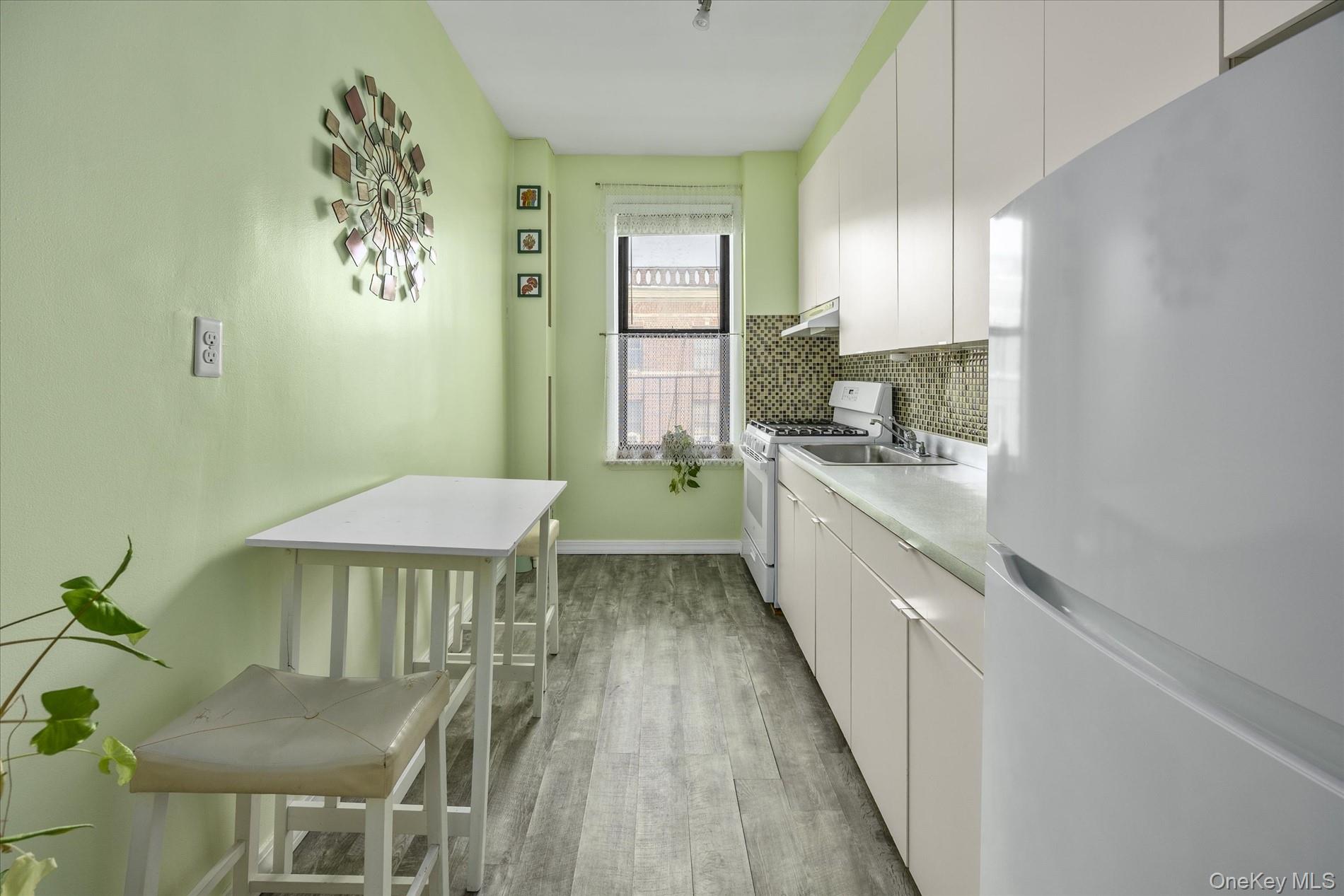 #6 photo, 7401 4th Avenue, Brooklyn , NY 11209