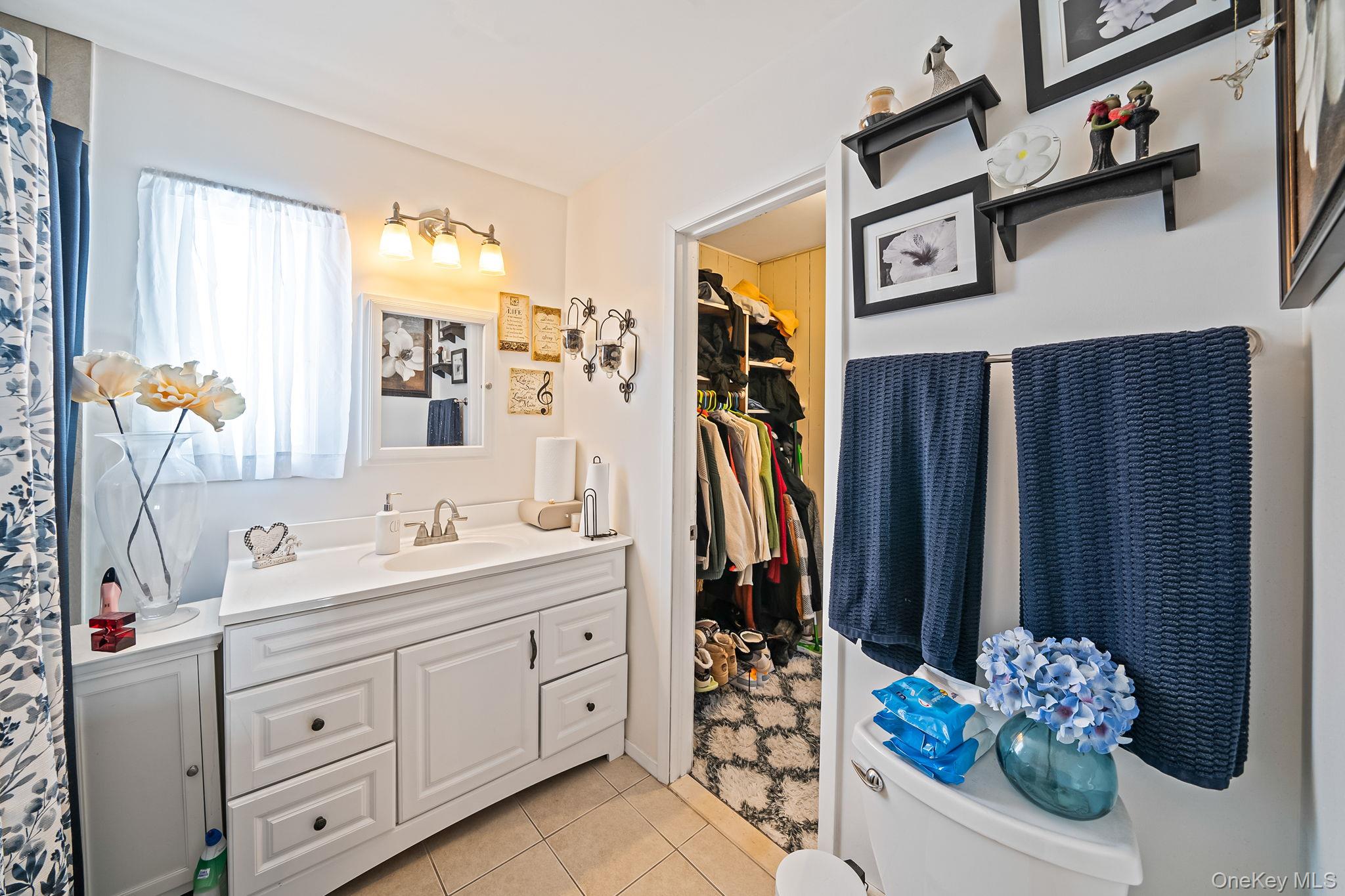 #19 photo, 14 Ormand Avenue, Medford , NY 11763