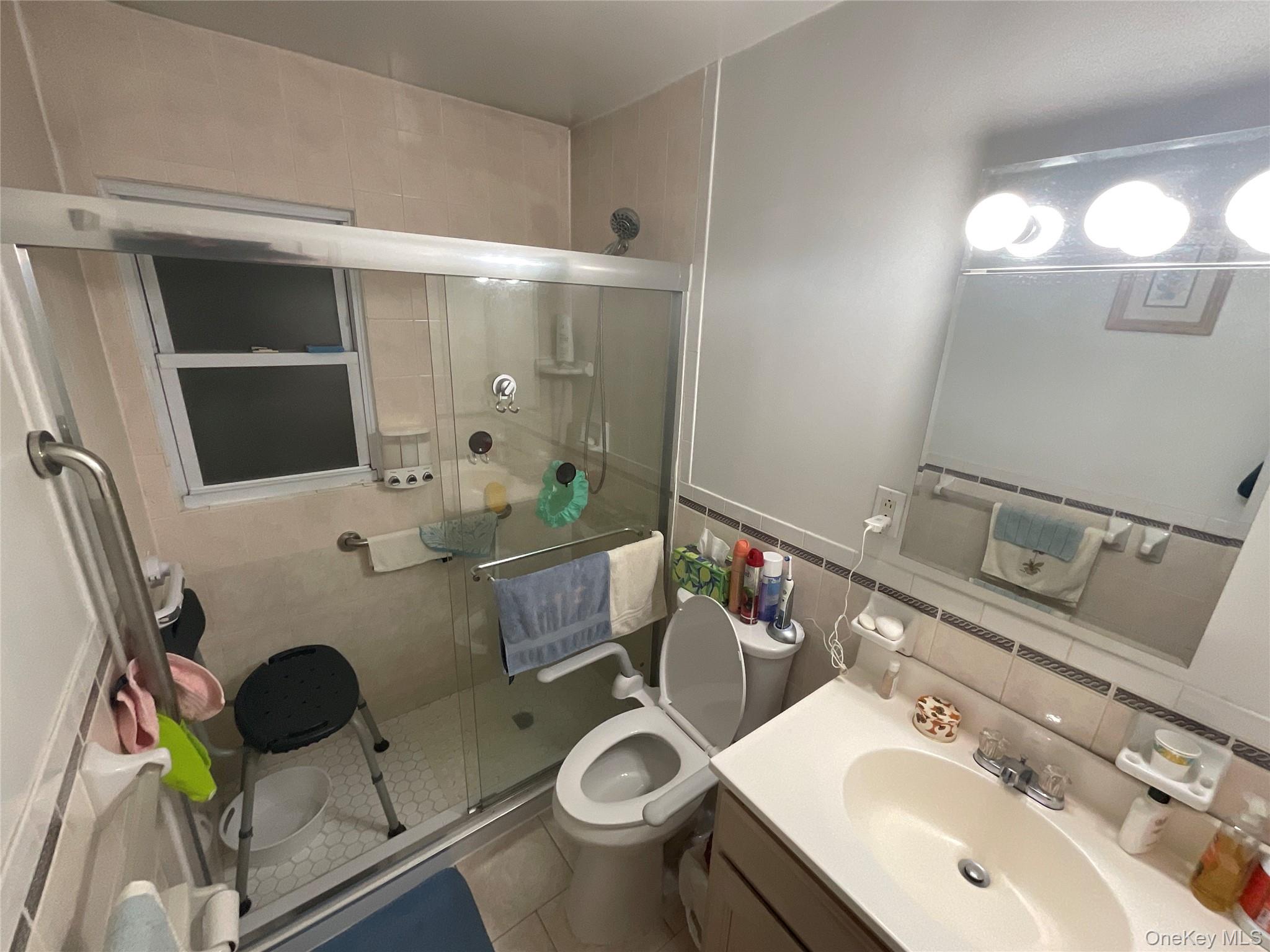 #4 photo, 219-43 113th Avenue, كوينز Queens Village , NY 11429