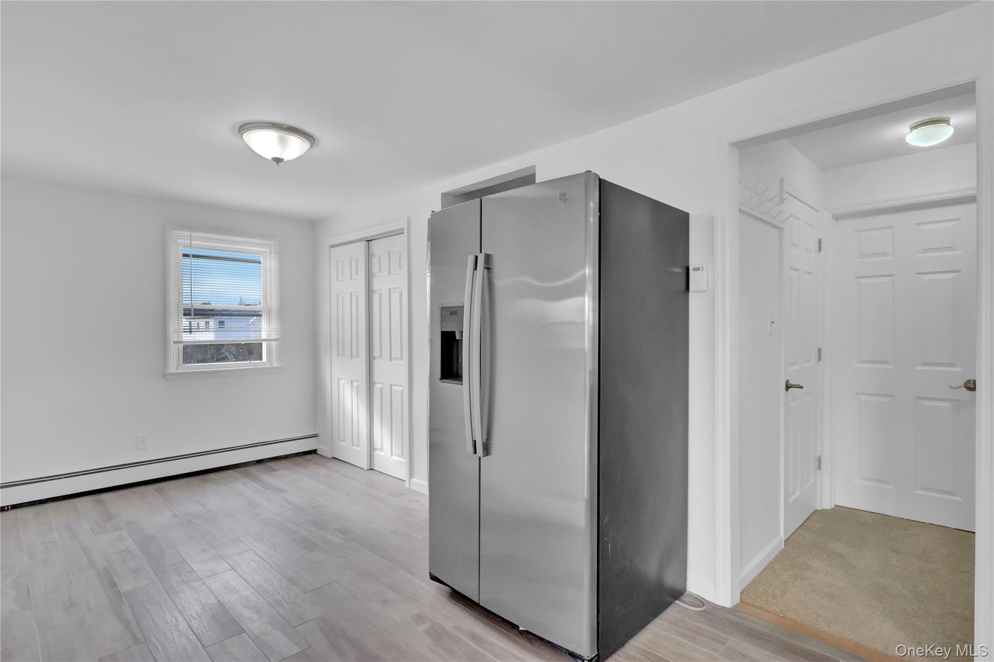 #14 photo, 31 Bluespruce Road, מחוז נסאו Levittown , NY 11756