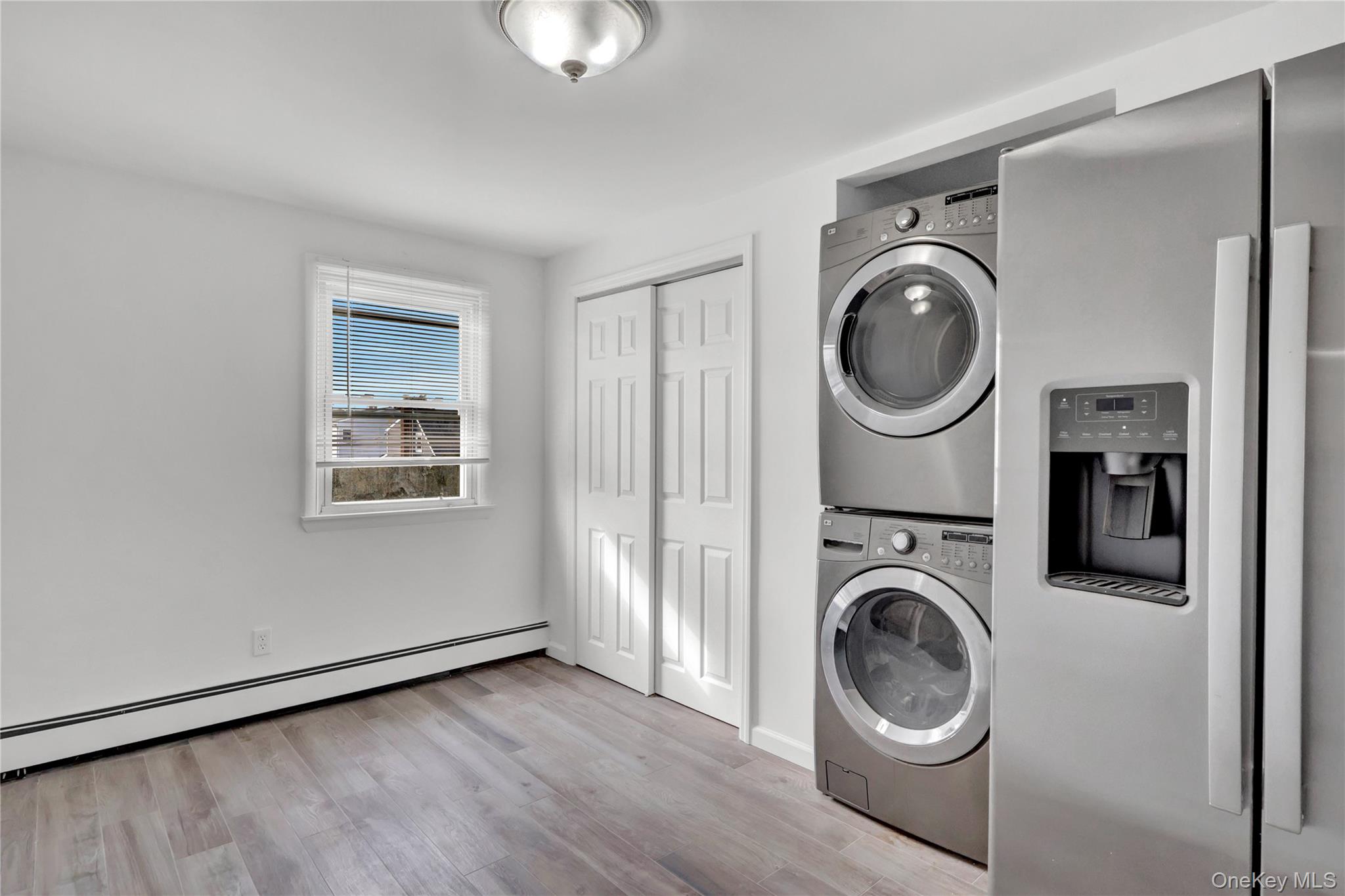 #15 photo, 31 Bluespruce Road, מחוז נסאו Levittown , NY 11756