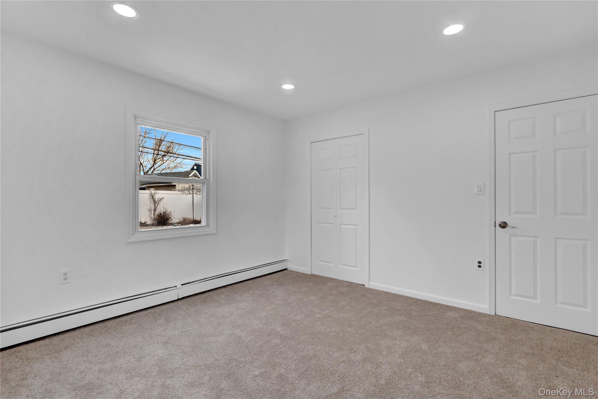 #5 photo, 31 Bluespruce Road, מחוז נסאו Levittown , NY 11756