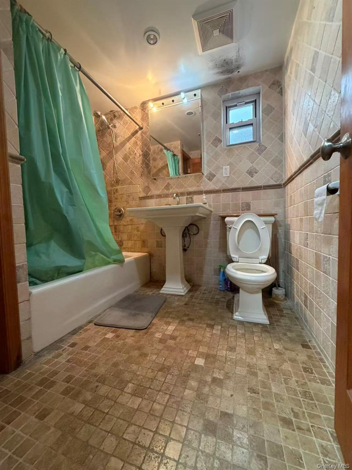 #6 photo, 3810 Neptune Avenue, Brooklyn , NY 11224