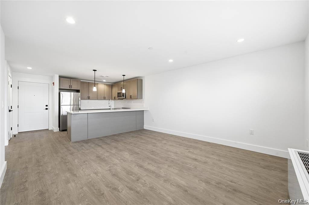 #6 photo, 180 Deer Park Avenue, सफ़ोक काउंटी Babylon , NY 11702