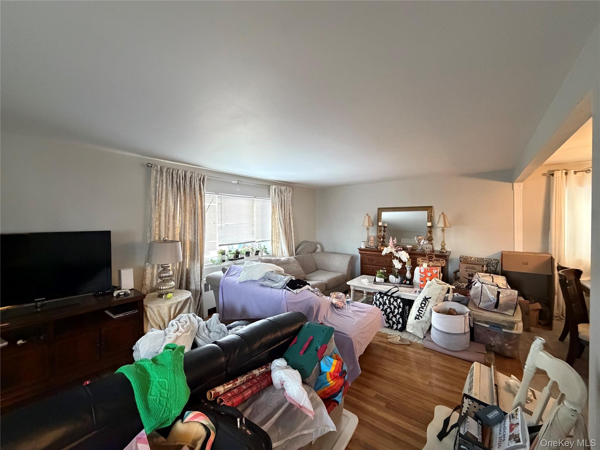 #7 photo, 144 Roslyn Road, Mineola , NY 11501