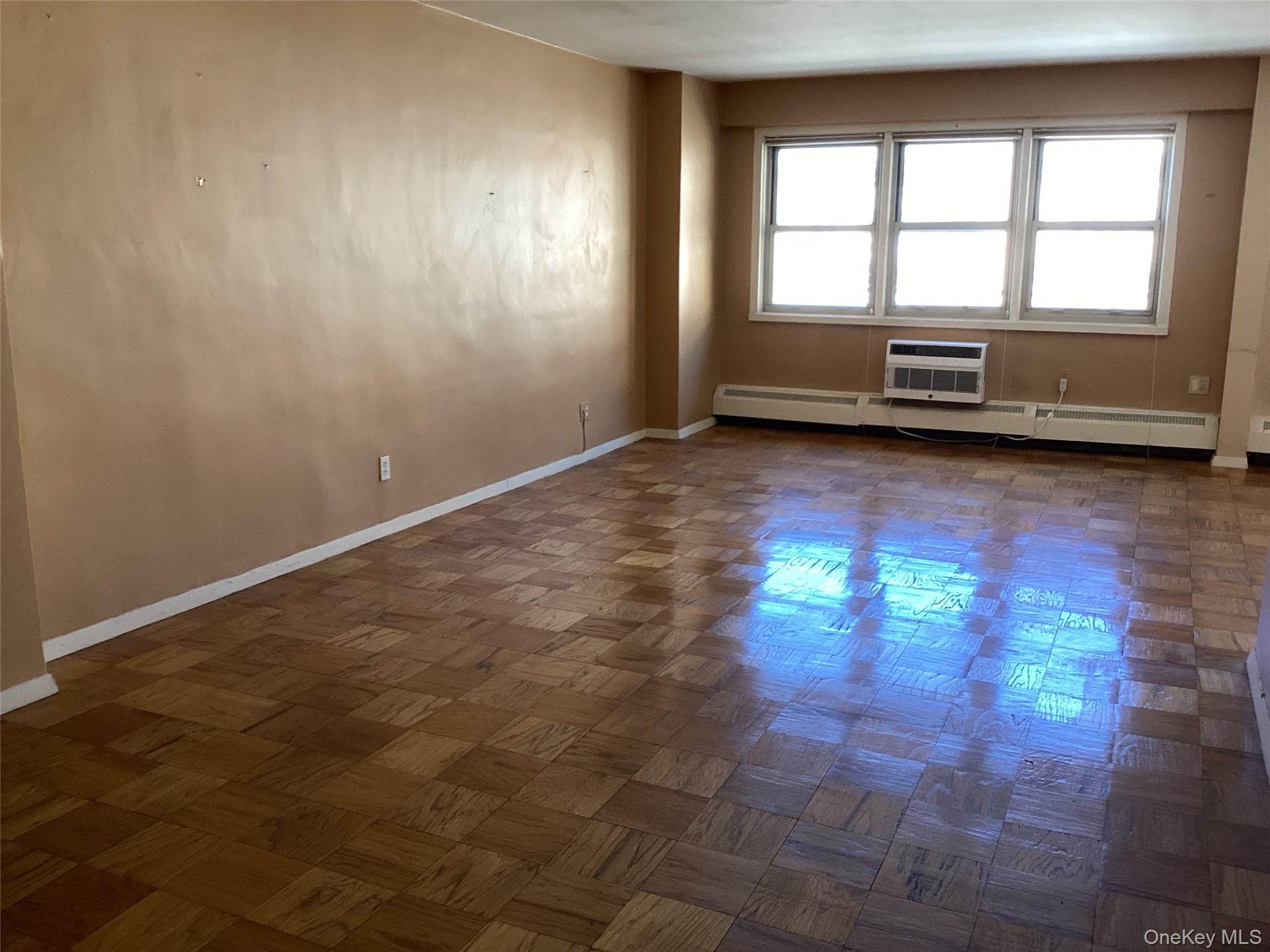 #11 photo, 25 Neptune Blvd. 25 Neptune Boulevard, 長島 長灘 Long Beach , NY 11561