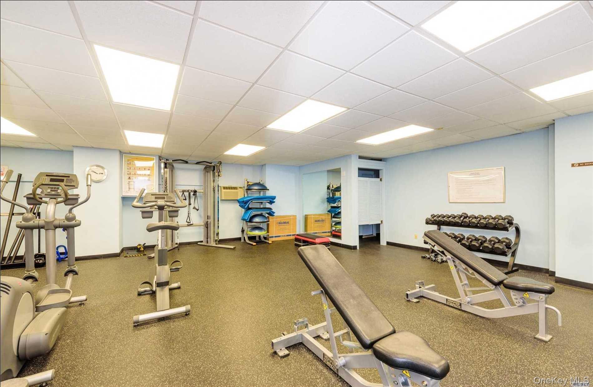 #12 photo, 25 Neptune Blvd. 25 Neptune Boulevard, 長島 長灘 Long Beach , NY 11561