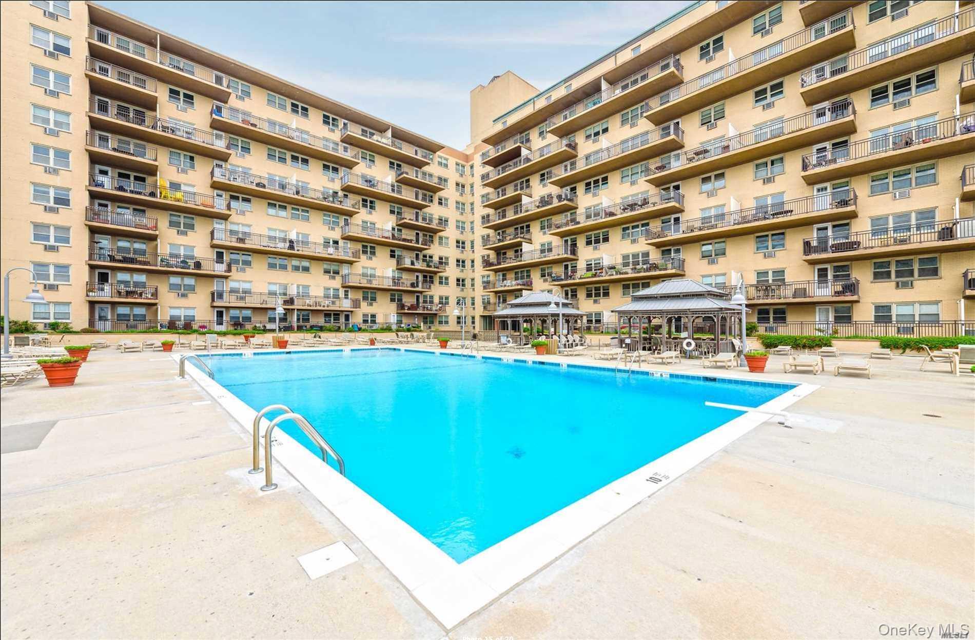 #15 photo, 25 Neptune Blvd. 25 Neptune Boulevard, 長島 長灘 Long Beach , NY 11561