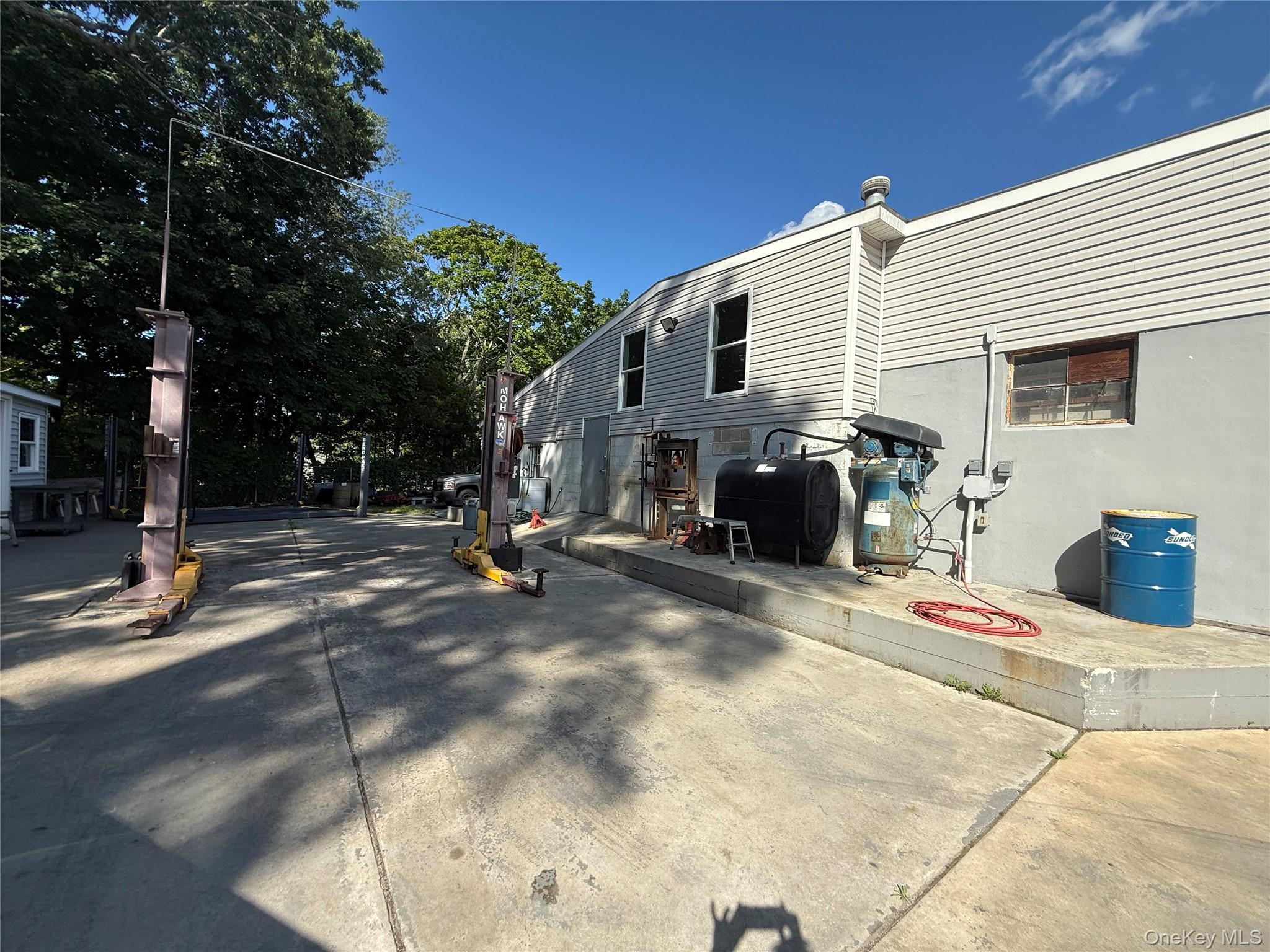 #16 photo, 944 E Main Street, سوفولك Riverhead , NY 11901