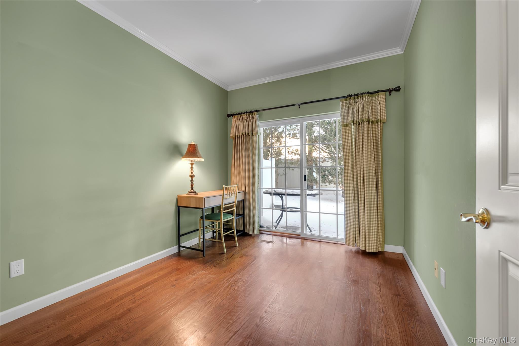 #11 photo, 286 Spring Drive, Нассау ‖ East Meadow , NY 11554