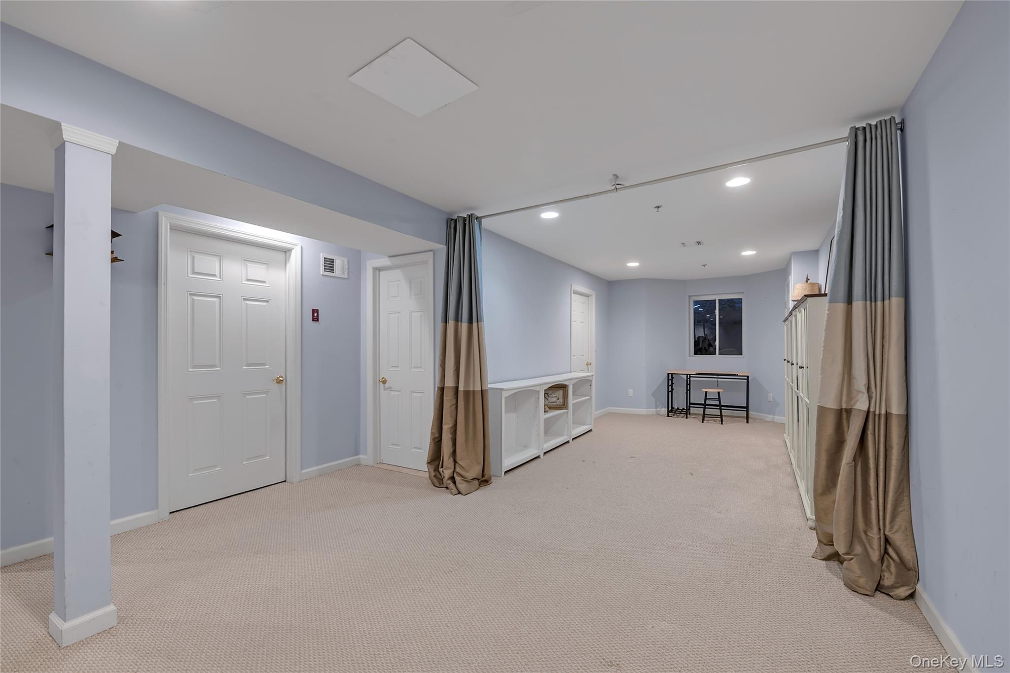 #15 photo, 286 Spring Drive, Нассау ‖ East Meadow , NY 11554